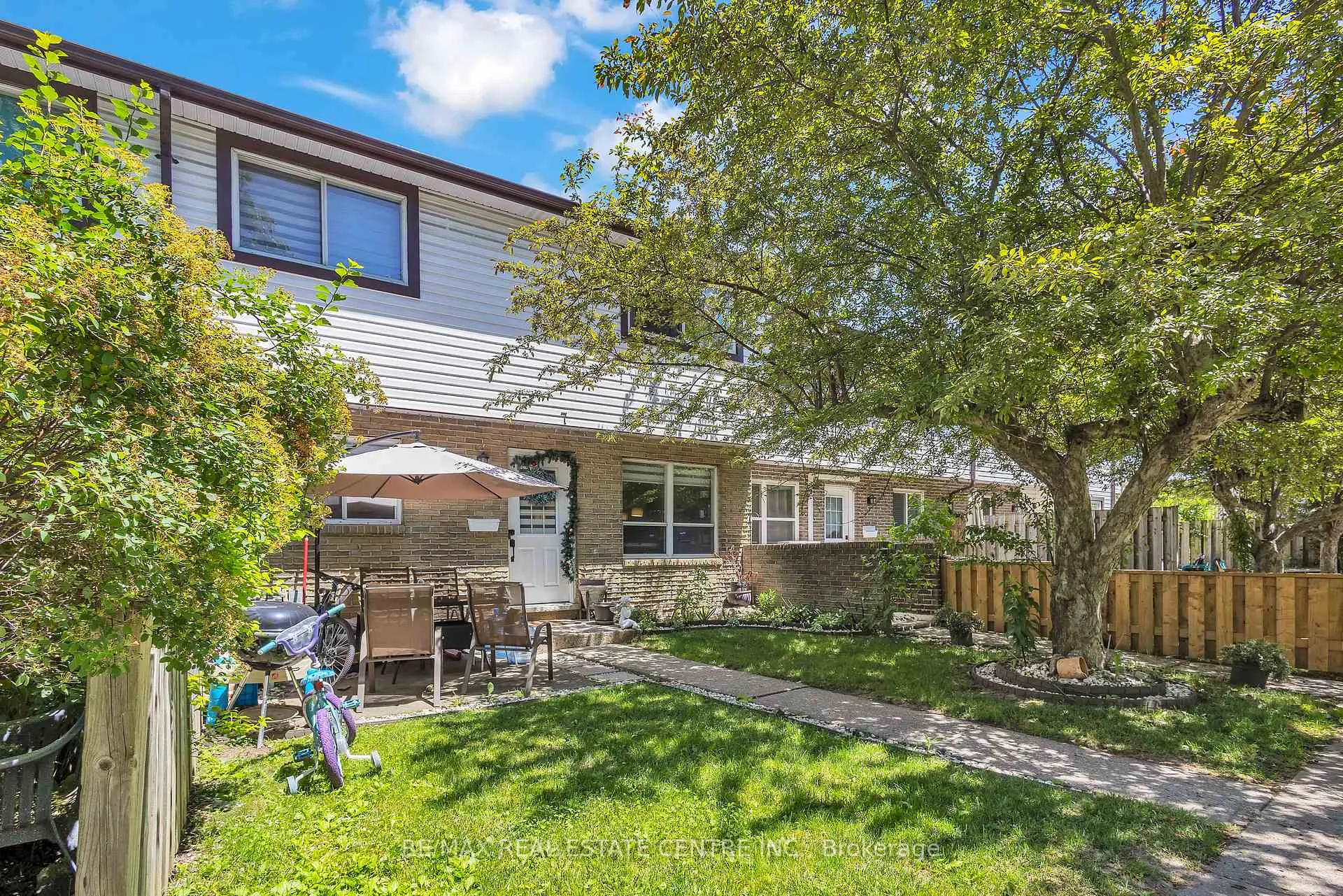 Photo 3 of Unit 7, 375 Pioneer Drive, Kitchener, Pioneer Park — HOMEH