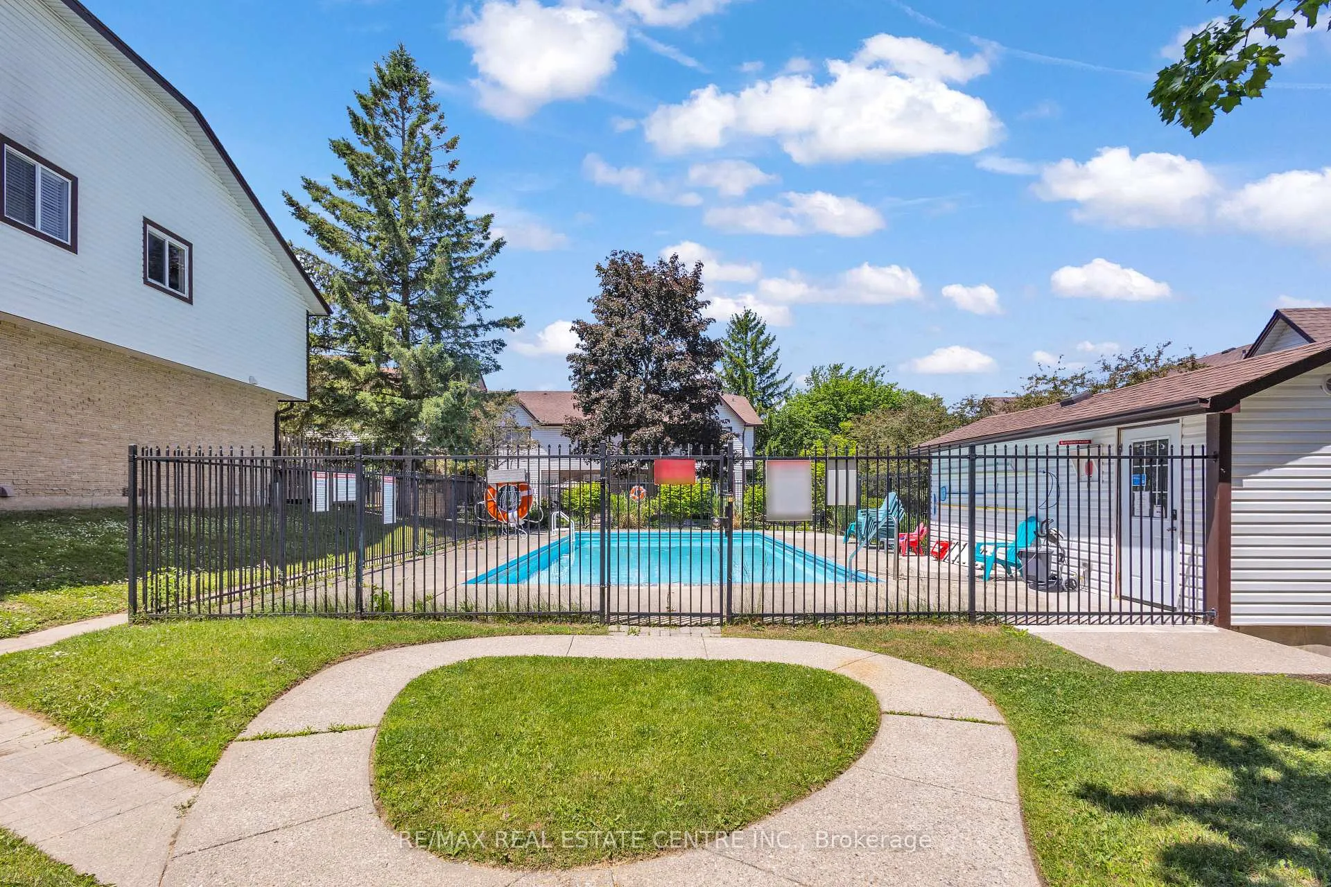 Photo 5 of Unit 7, 375 Pioneer Drive, Kitchener, Pioneer Park — HOMEH