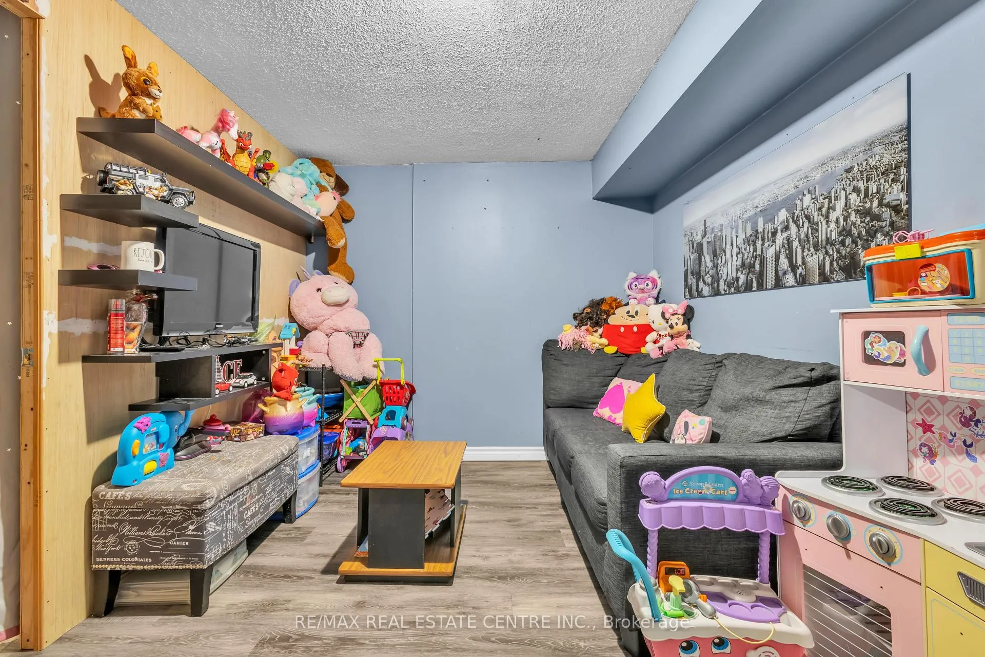 Photo 29 of Unit 7, 375 Pioneer Drive, Kitchener, Pioneer Park — HOMEH