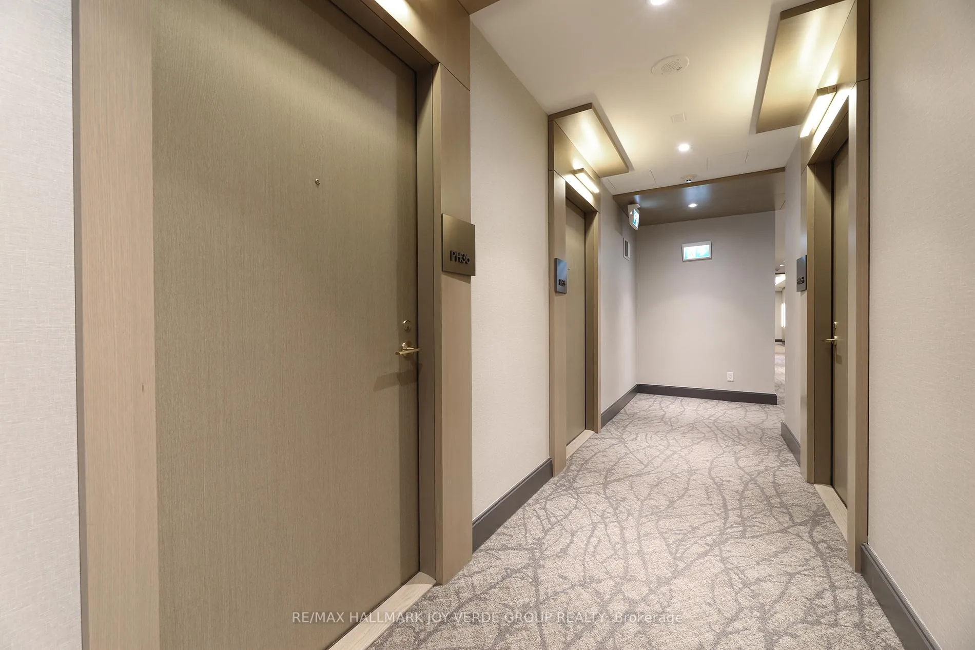 Photo 5 of Unit PH36, 1 Edgewater Drive, Toronto, Waterfront Communities — HOMEH