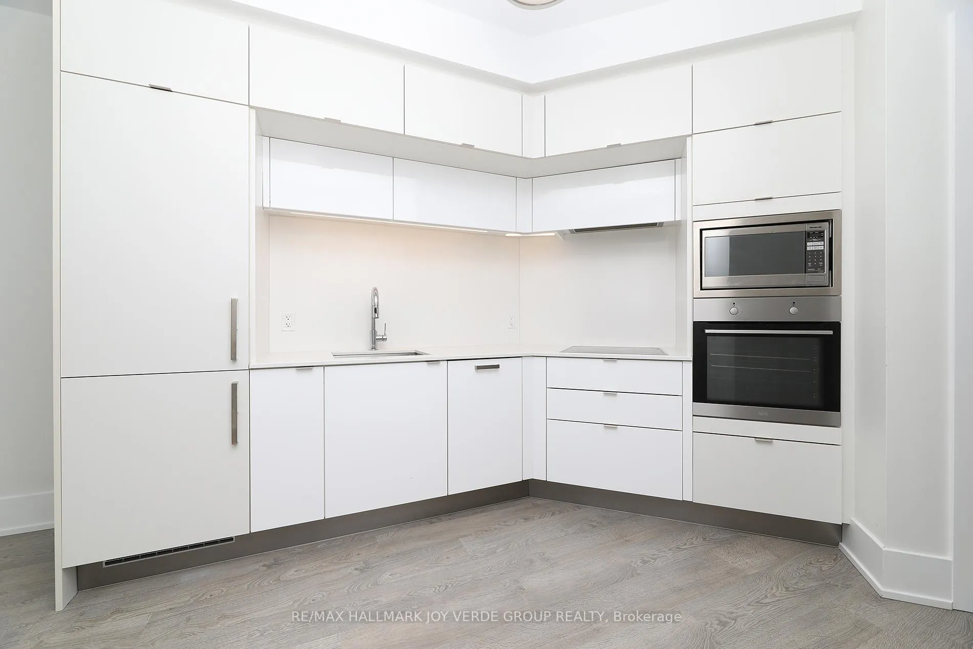 Photo 8 of Unit PH36, 1 Edgewater Drive, Toronto, Waterfront Communities — HOMEH