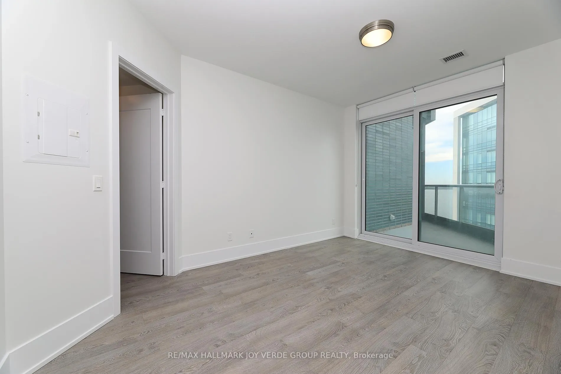 Photo 14 of Unit PH36, 1 Edgewater Drive, Toronto, Waterfront Communities — HOMEH