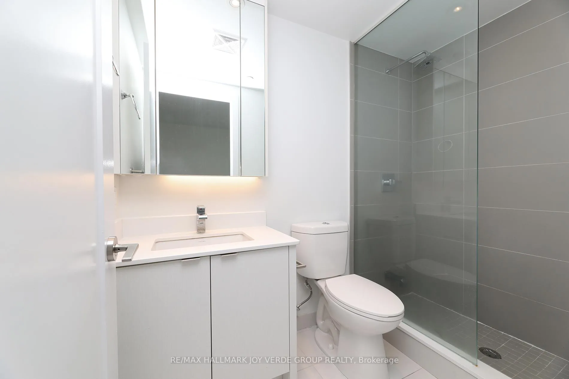 Photo 18 of Unit PH36, 1 Edgewater Drive, Toronto, Waterfront Communities — HOMEH