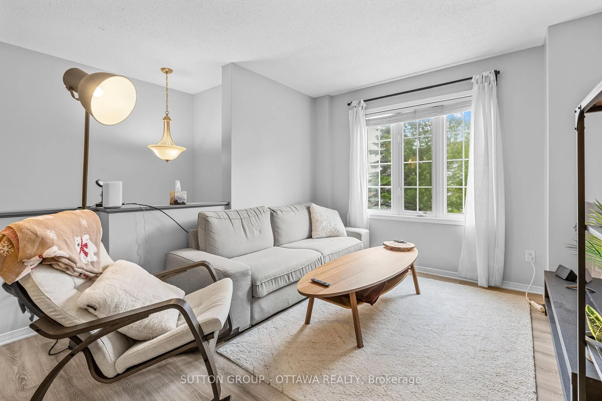Photo 3 of 318 Gotham Private, Ottawa, Central Park — HOMEH