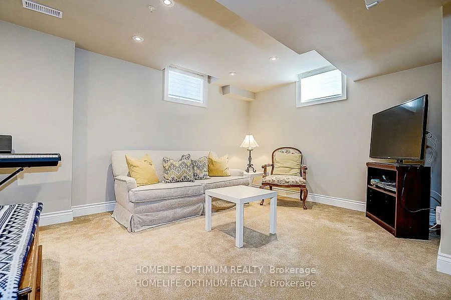 Photo 18 of 40 Outer Banks Drive, Markham, Cornell — HOMEH