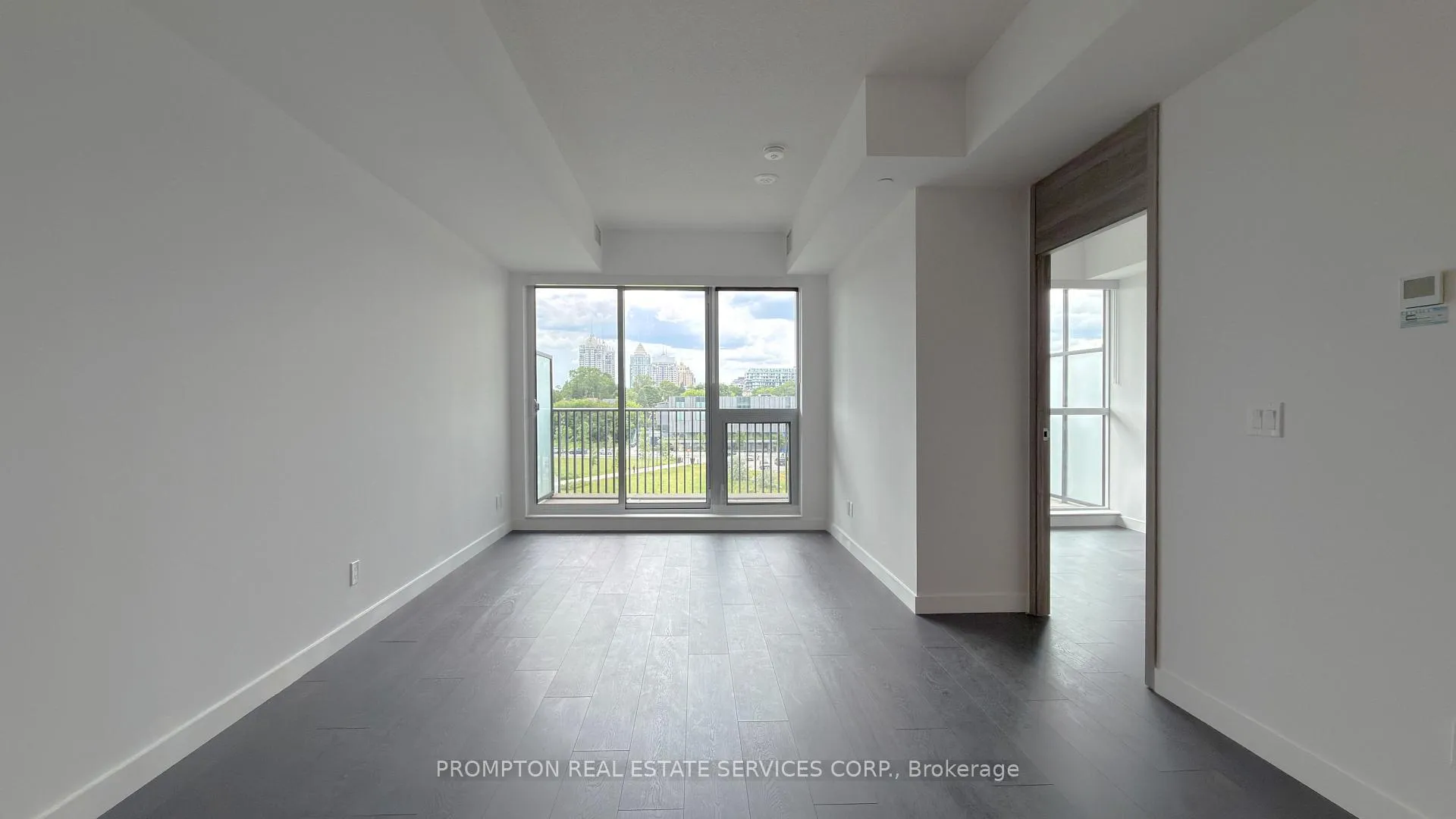 Photo 6 of Unit 625, 75 Billes Heights, North York, Bayview Village — HOMEH