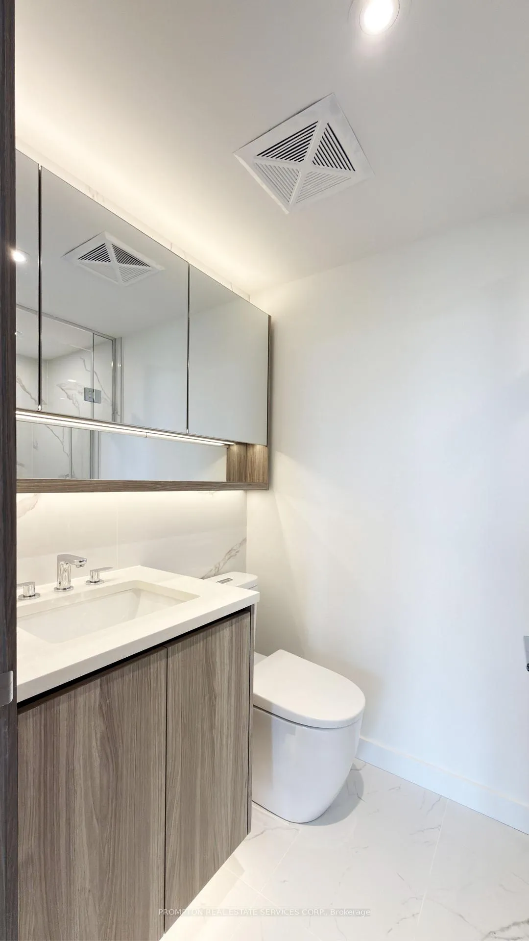 Photo 9 of Unit 625, 75 Billes Heights, North York, Bayview Village — HOMEH