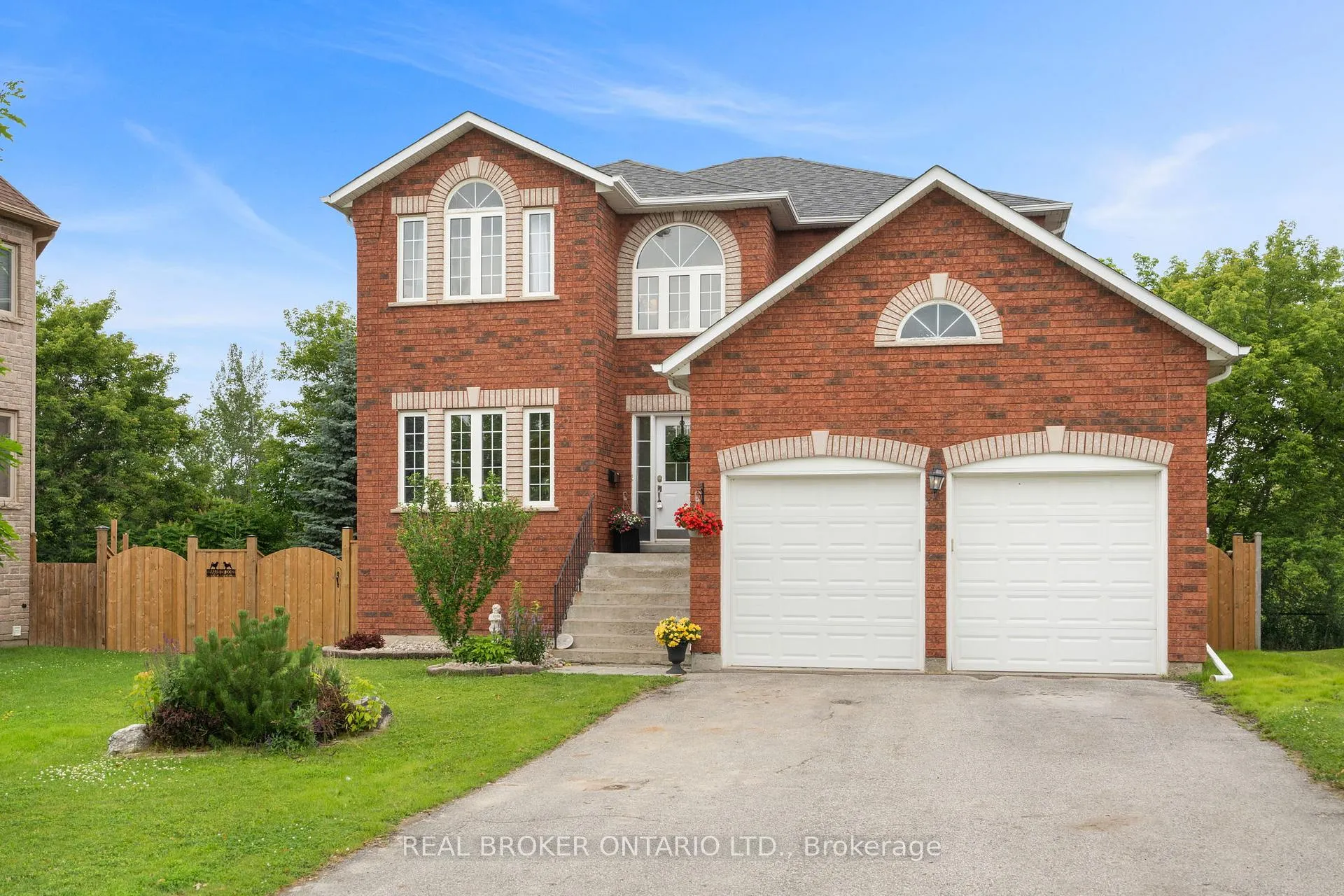 Photo 4 of 118 Bayview Avenue, Georgina, Keswick South — HOMEH