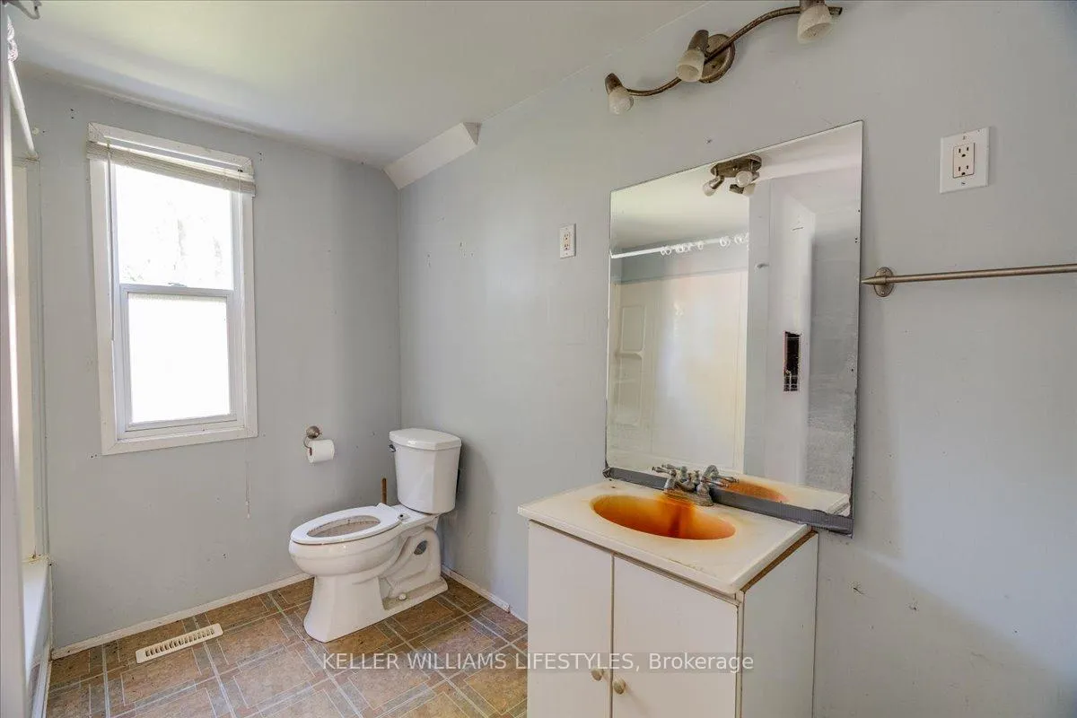 Photo 13 of 6079 Longwoods Road, Southwest Middlesex, Rural Southwest Middlesex — HOMEH