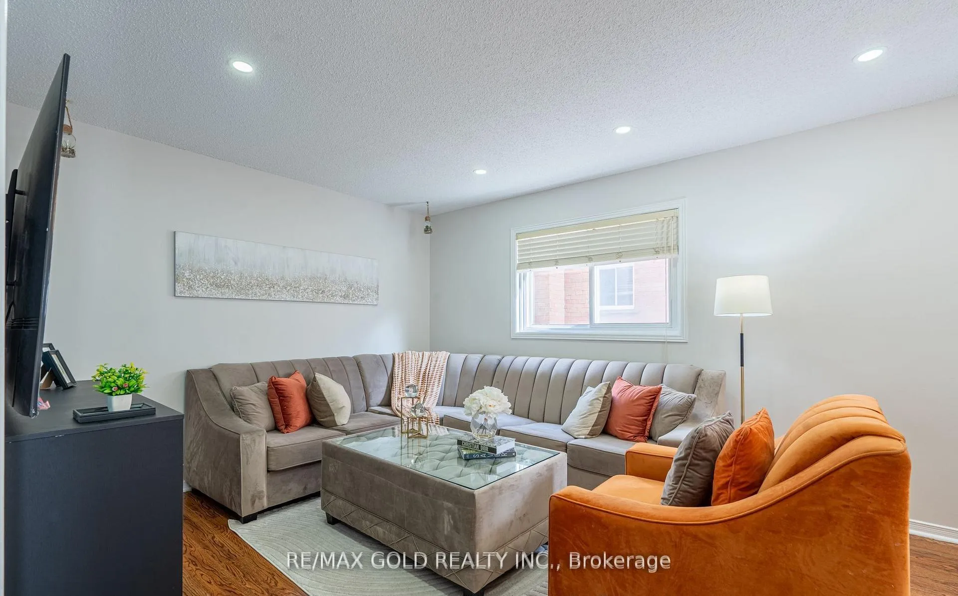 Photo 2 of 94 Bighorn Crescent, Brampton, Sandringham-Wellington — HOMEH