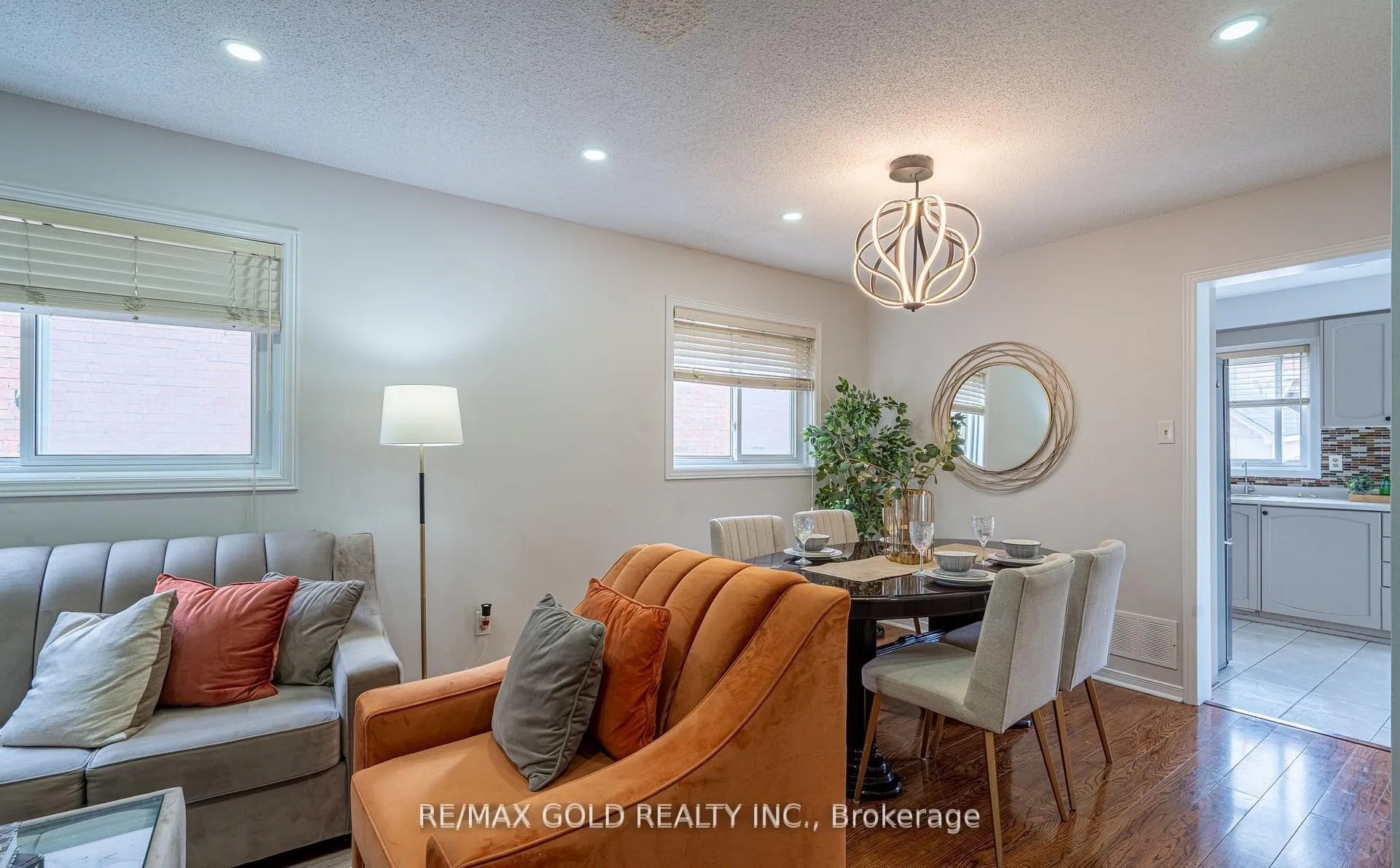 Photo 4 of 94 Bighorn Crescent, Brampton, Sandringham-Wellington — HOMEH