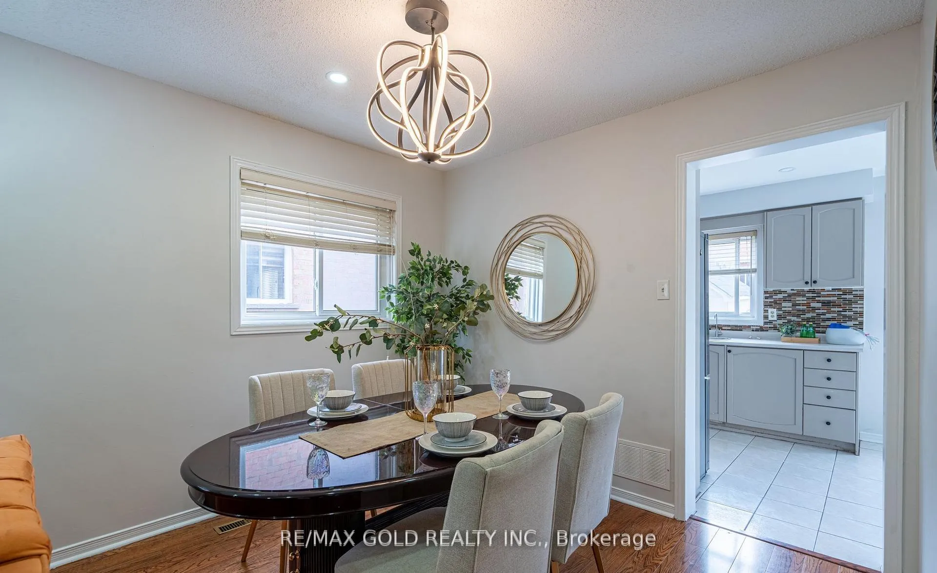 Photo 5 of 94 Bighorn Crescent, Brampton, Sandringham-Wellington — HOMEH