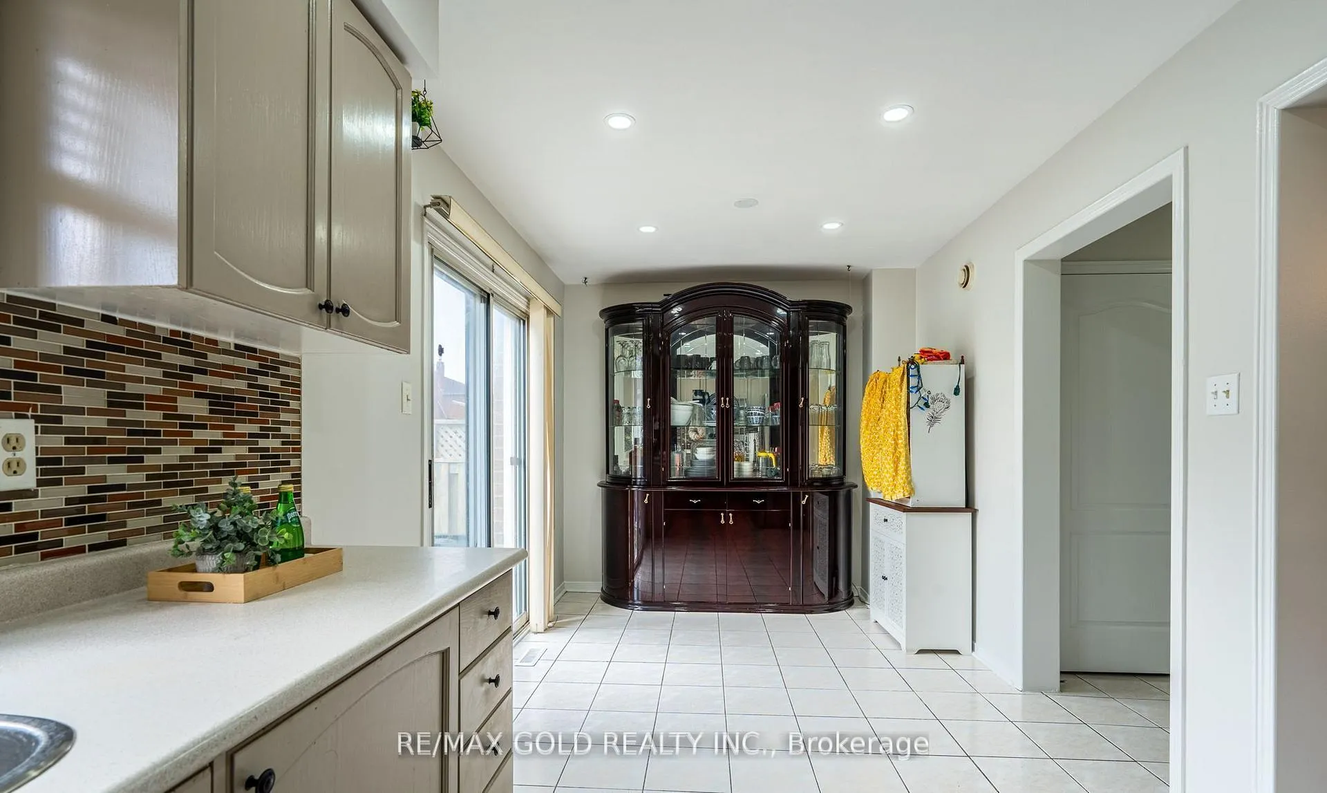 Photo 13 of 94 Bighorn Crescent, Brampton, Sandringham-Wellington — HOMEH