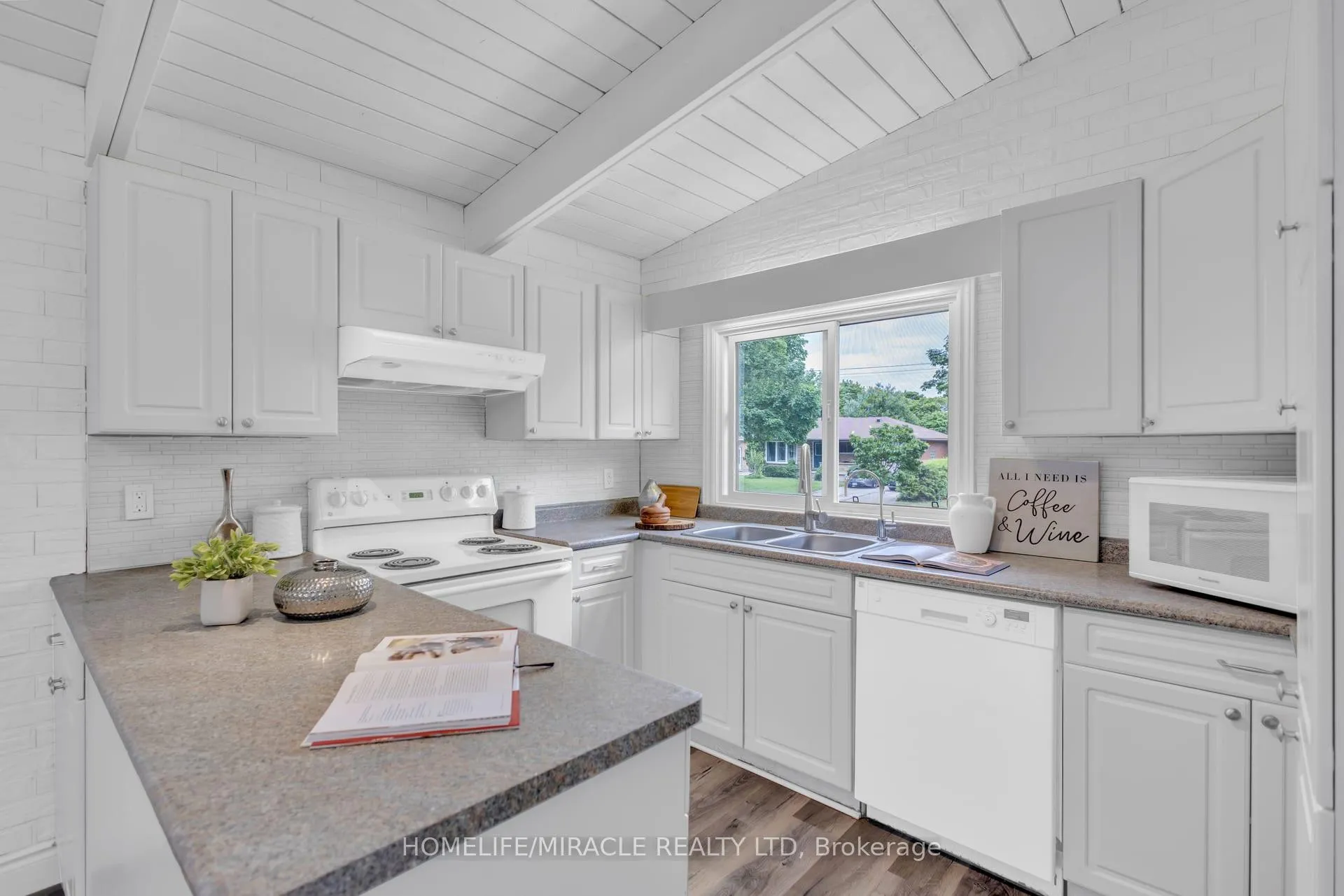 Photo 12 of 72 Massey Avenue, Kitchener, Rockway — HOMEH