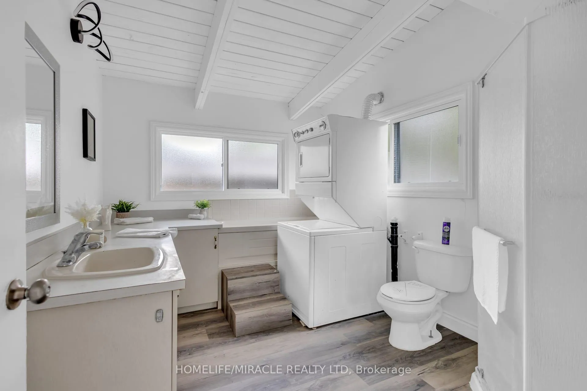 Photo 19 of 72 Massey Avenue, Kitchener, Rockway — HOMEH