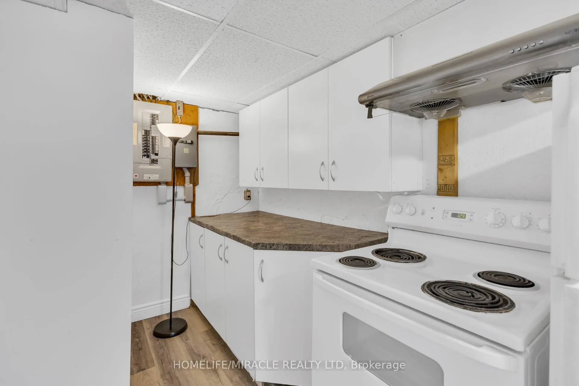 Photo 39 of 72 Massey Avenue, Kitchener, Rockway — HOMEH