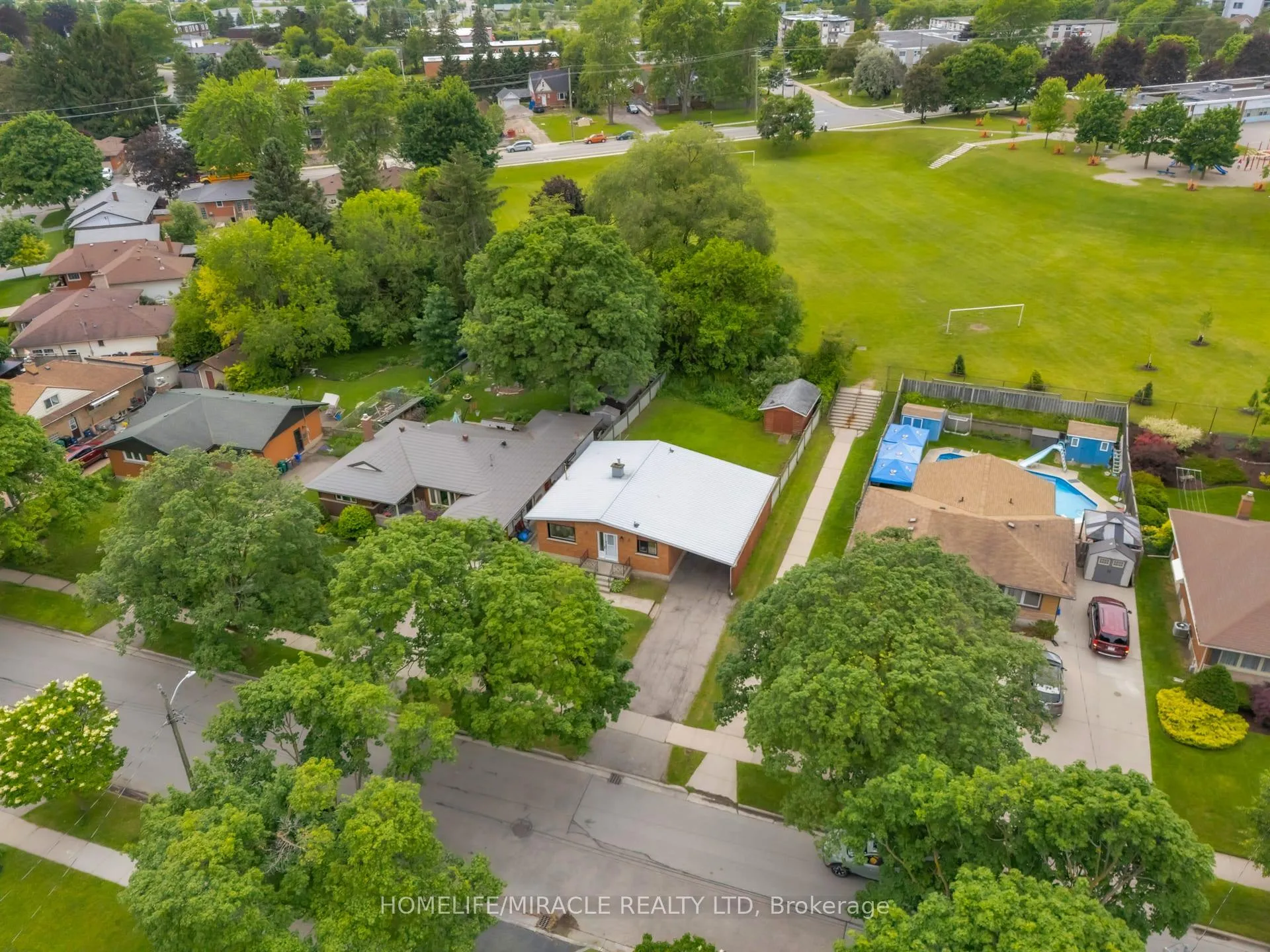Photo 47 of 72 Massey Avenue, Kitchener, Rockway — HOMEH