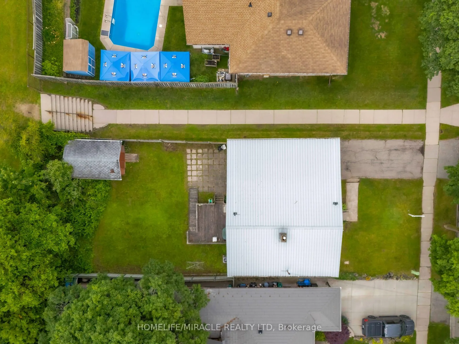 Photo 48 of 72 Massey Avenue, Kitchener, Rockway — HOMEH