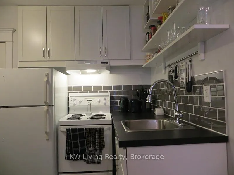 Photo 5 of 928 Broadview Avenue, Toronto, Playter Estates-Danforth — HOMEH