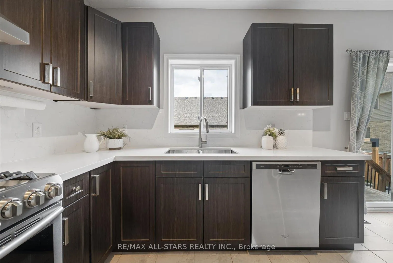 Photo 17 of 27 Carleton Trail, New Tecumseth, Beeton — HOMEH