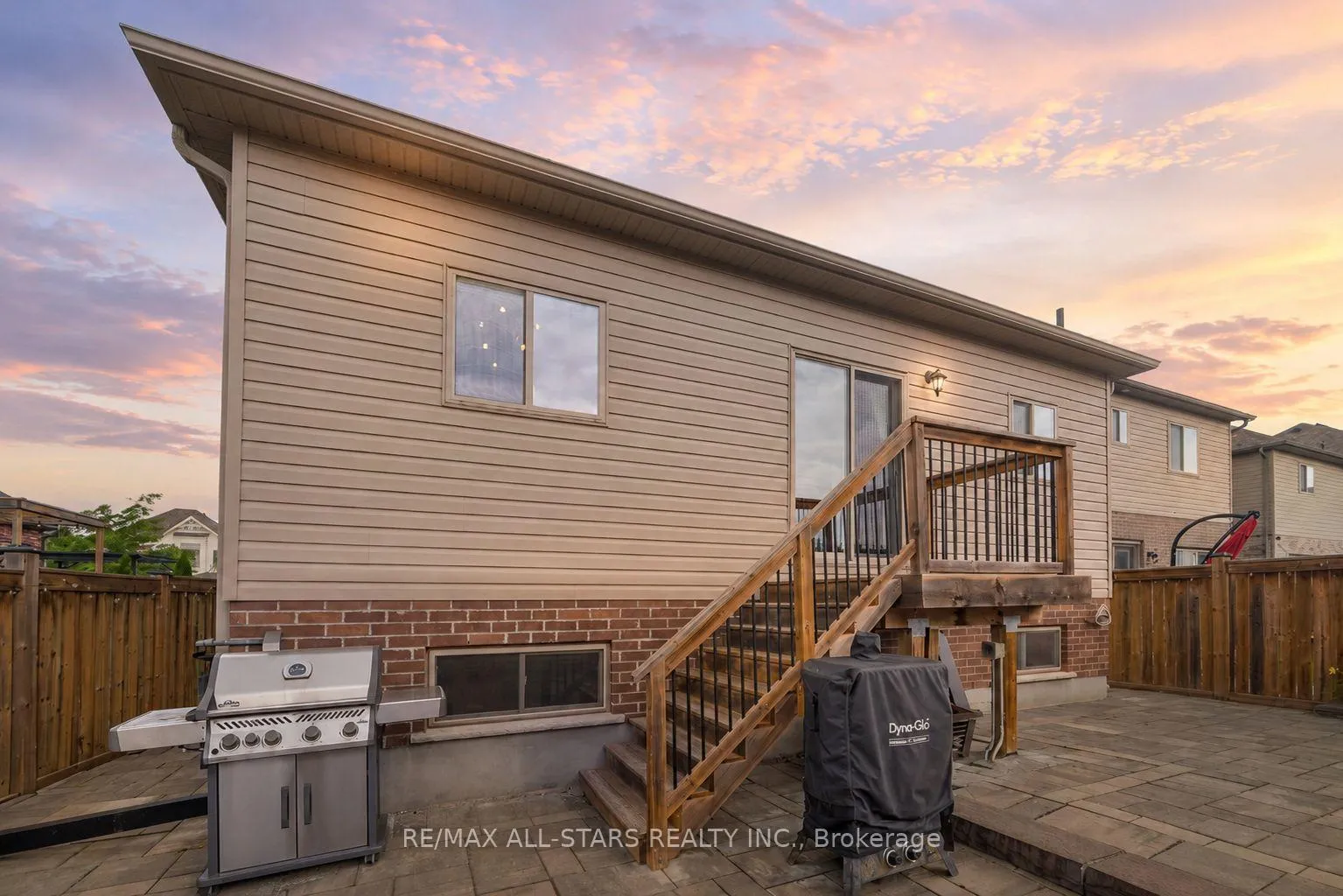 Photo 42 of 27 Carleton Trail, New Tecumseth, Beeton — HOMEH
