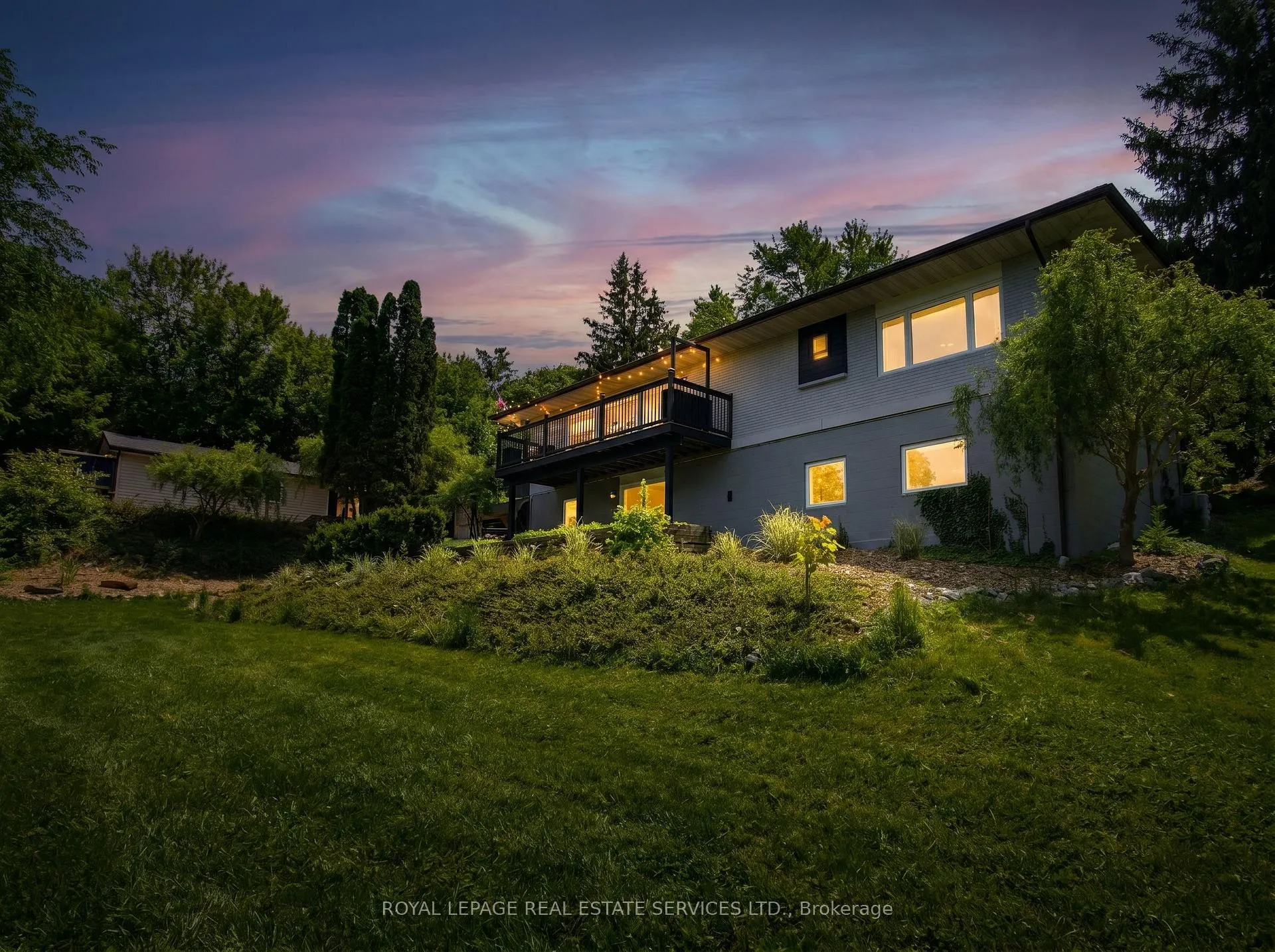 Photo 3 of 18 Cherry Street, Halton Hills, Georgetown — HOMEH