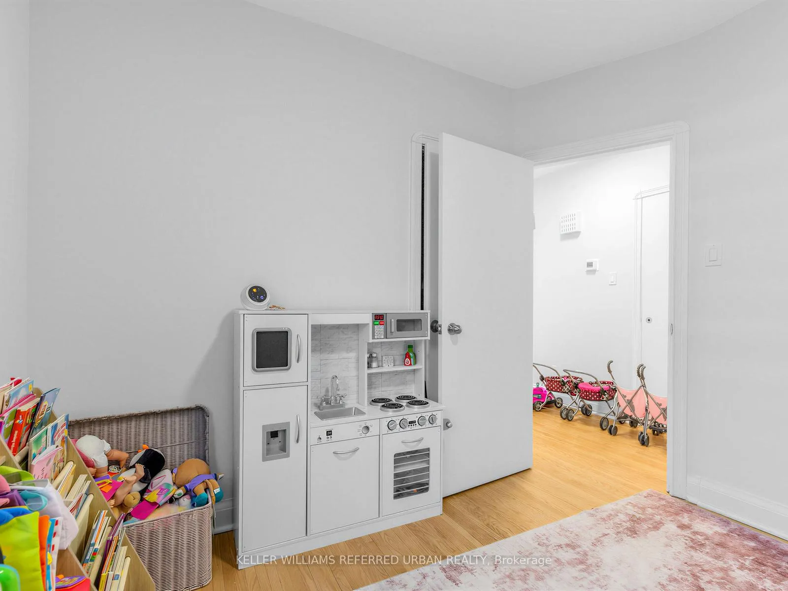 Photo 22 of 73 Prince Charles Drive, Toronto, Englemount-Lawrence — HOMEH