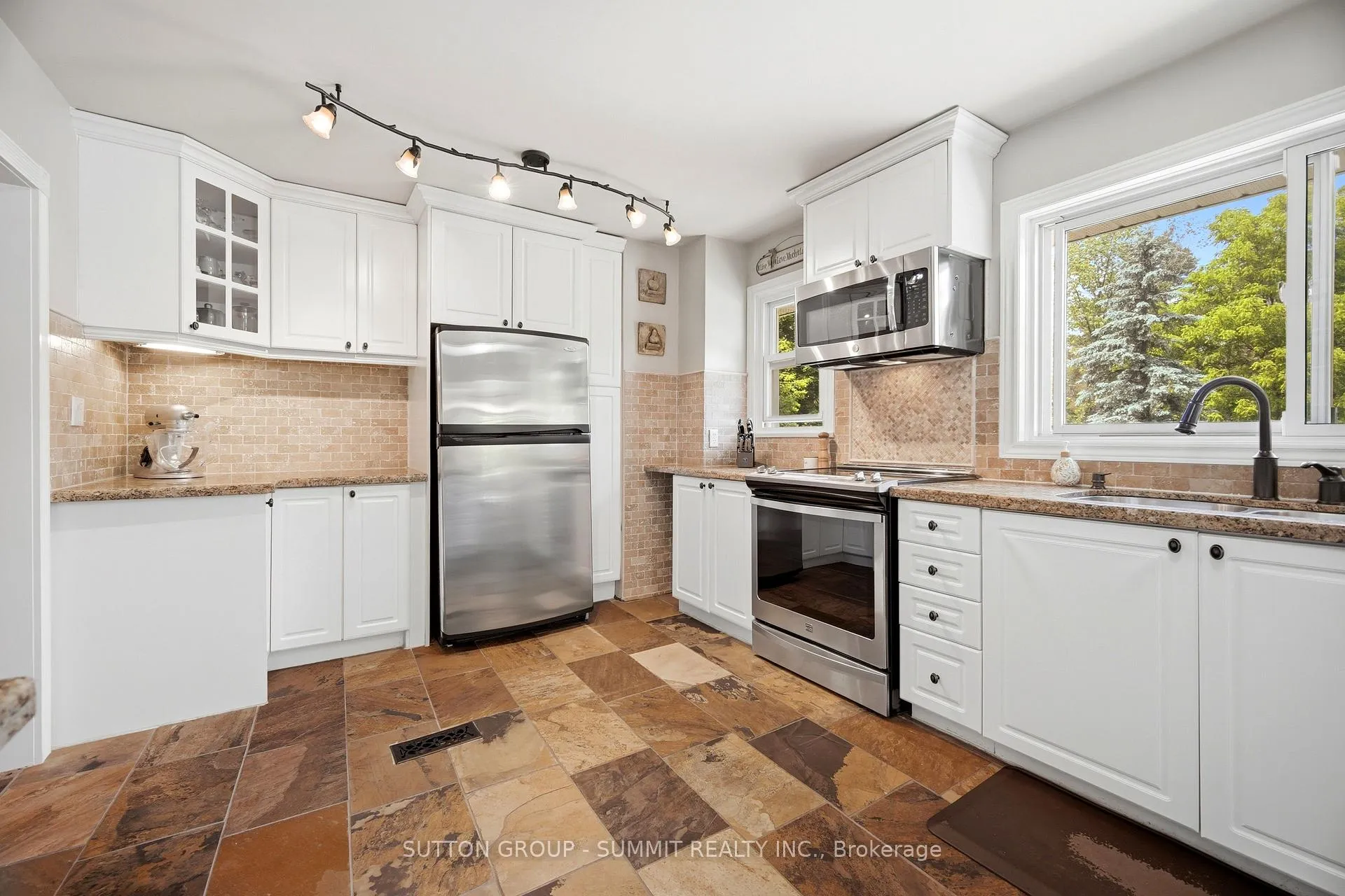 Photo 9 of 2320 Lloydtown-Aurora Road, King, Rural King — HOMEH