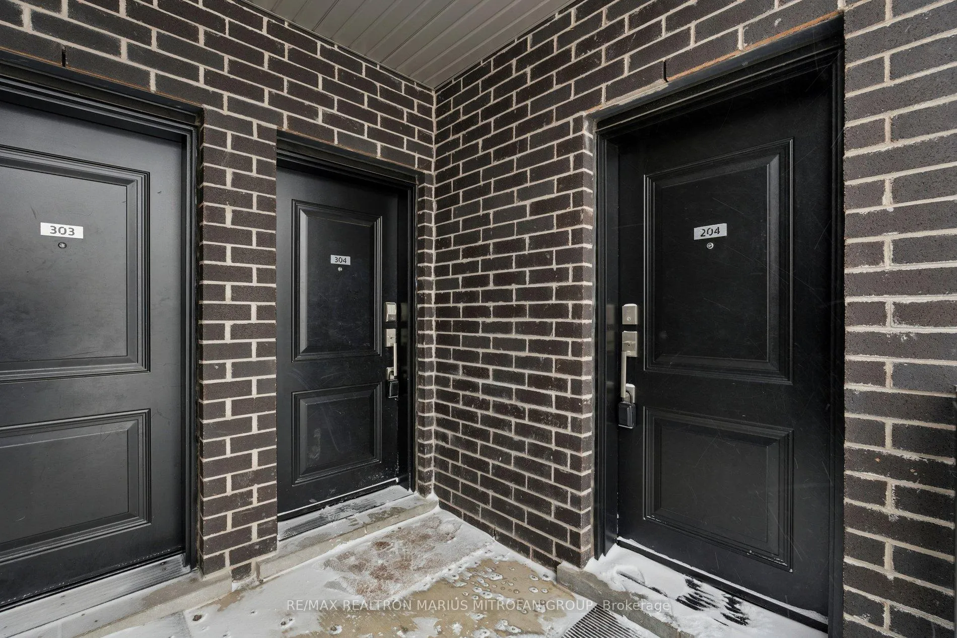 Photo 3 of Unit 204, 6065 McLeod Road, Niagara Falls, Arad/Fallsview — HOMEH