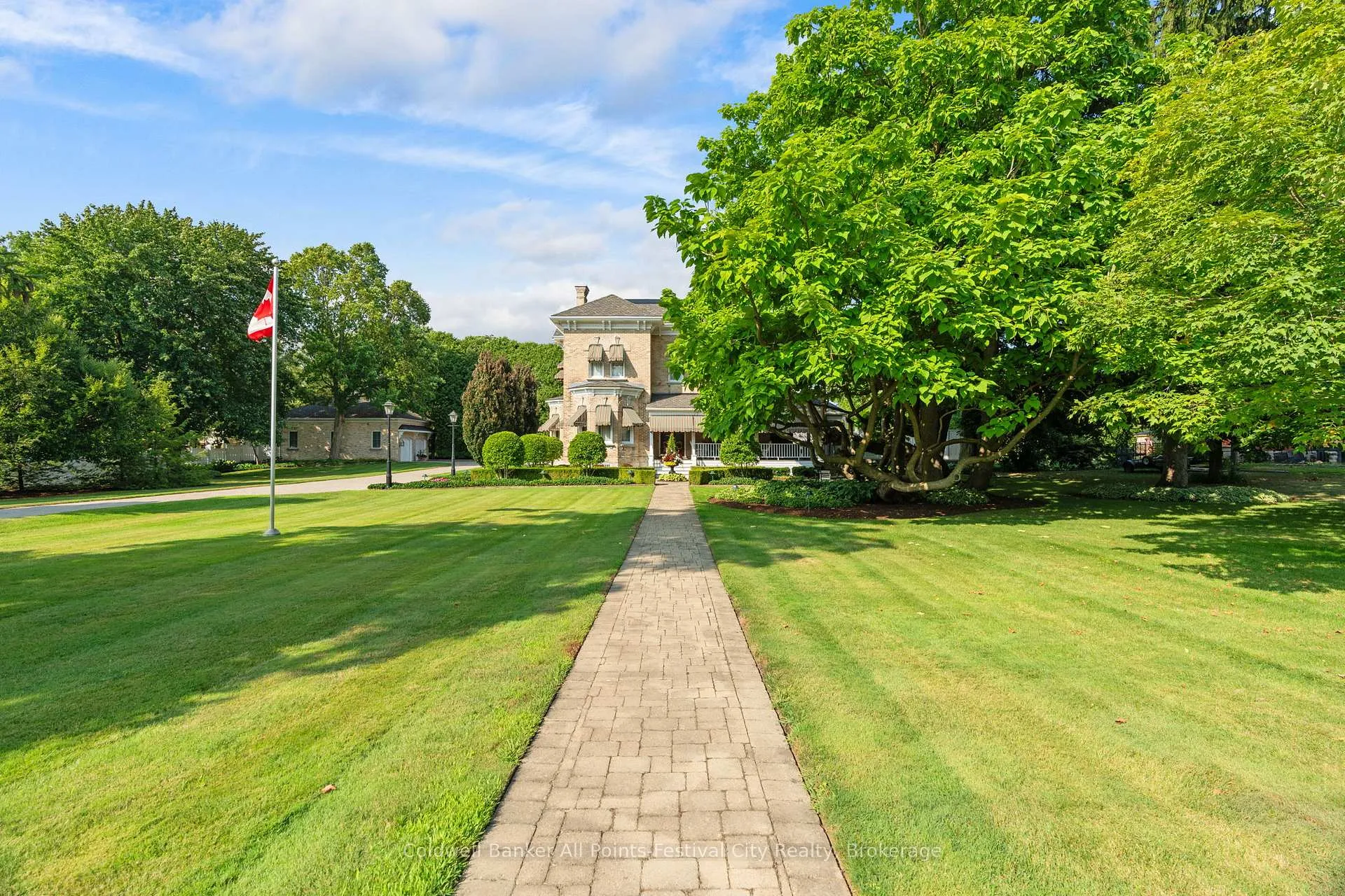 Photo 4 of 262 Dinsley Street, North Huron, Blyth — HOMEH