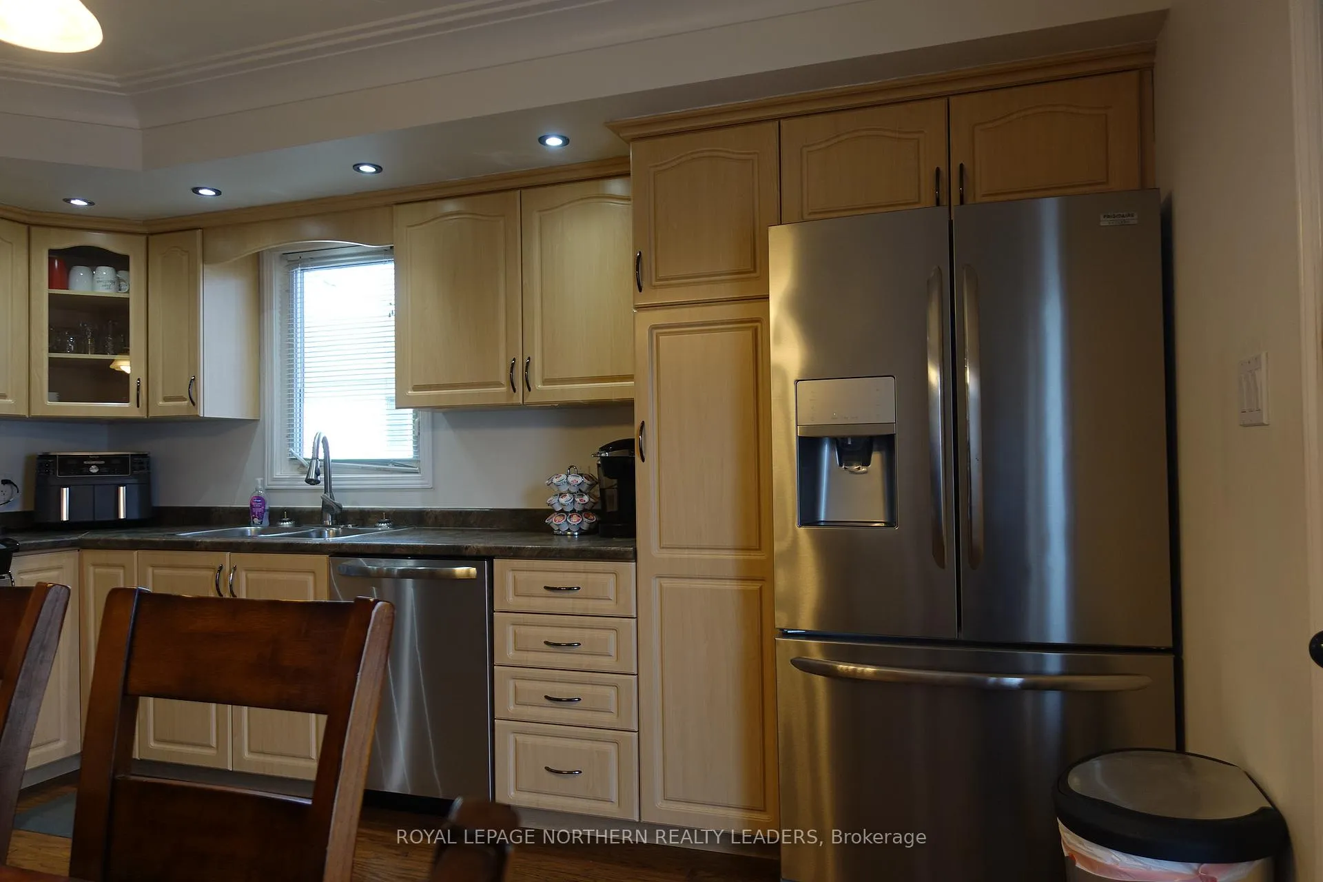 Photo 6 of 1025 Park Avenue, Timmins, MTJ - Main Area — HOMEH