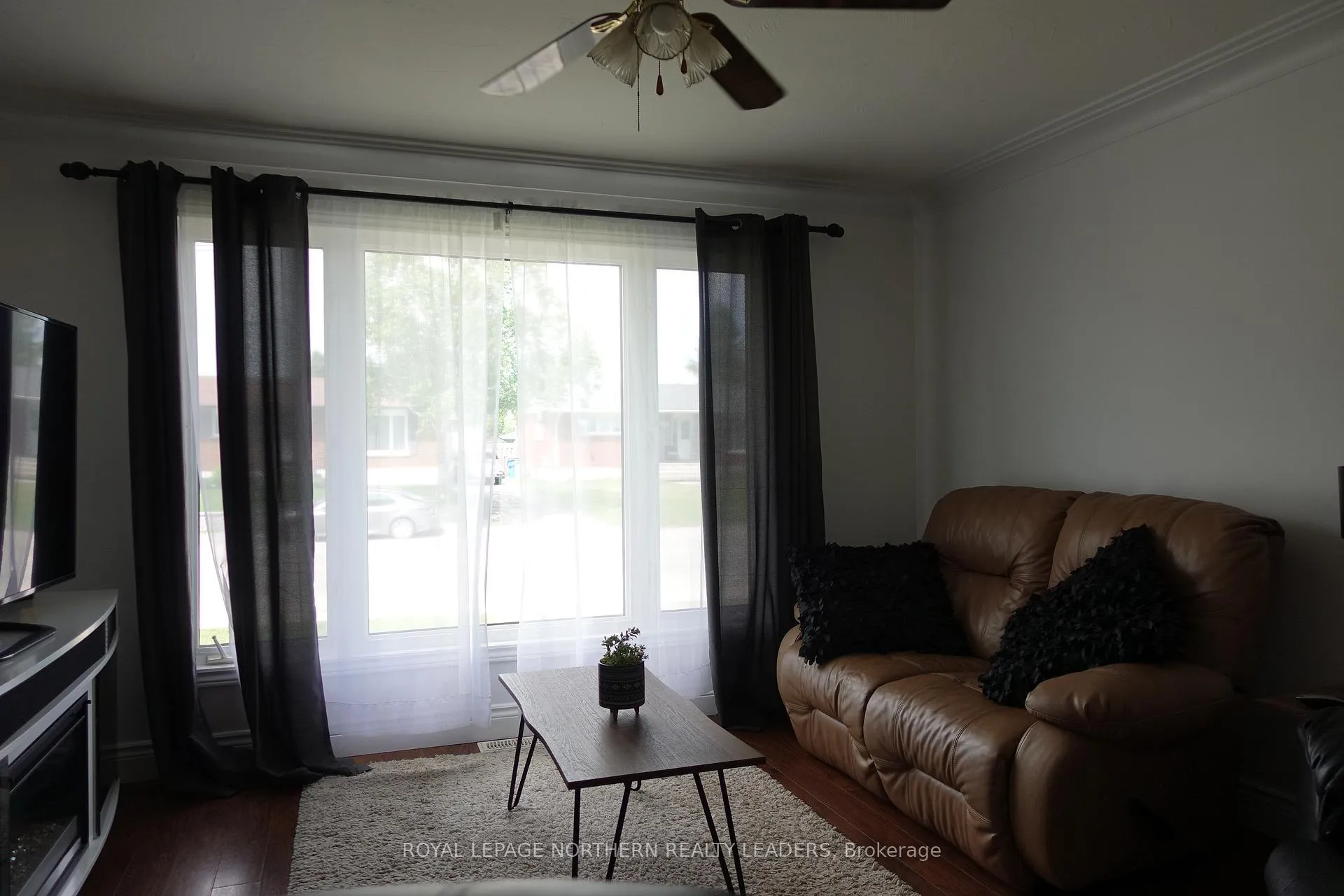 Photo 8 of 1025 Park Avenue, Timmins, MTJ - Main Area — HOMEH