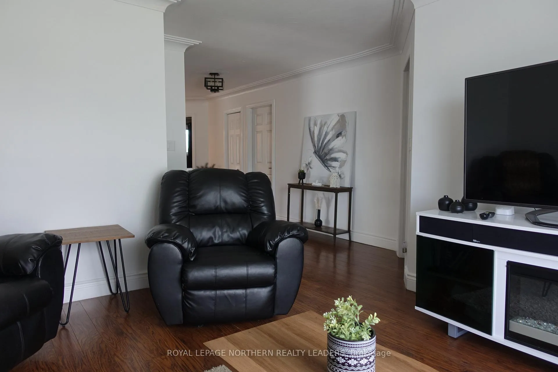 Photo 10 of 1025 Park Avenue, Timmins, MTJ - Main Area — HOMEH