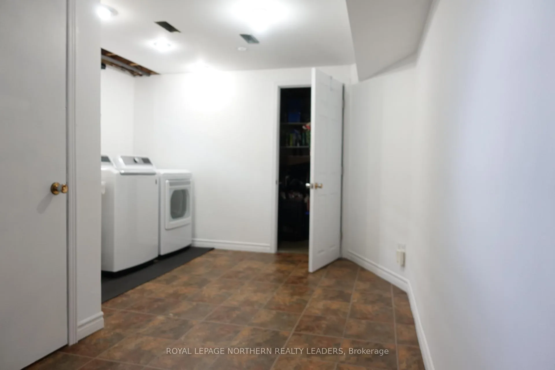 Photo 15 of 1025 Park Avenue, Timmins, MTJ - Main Area — HOMEH