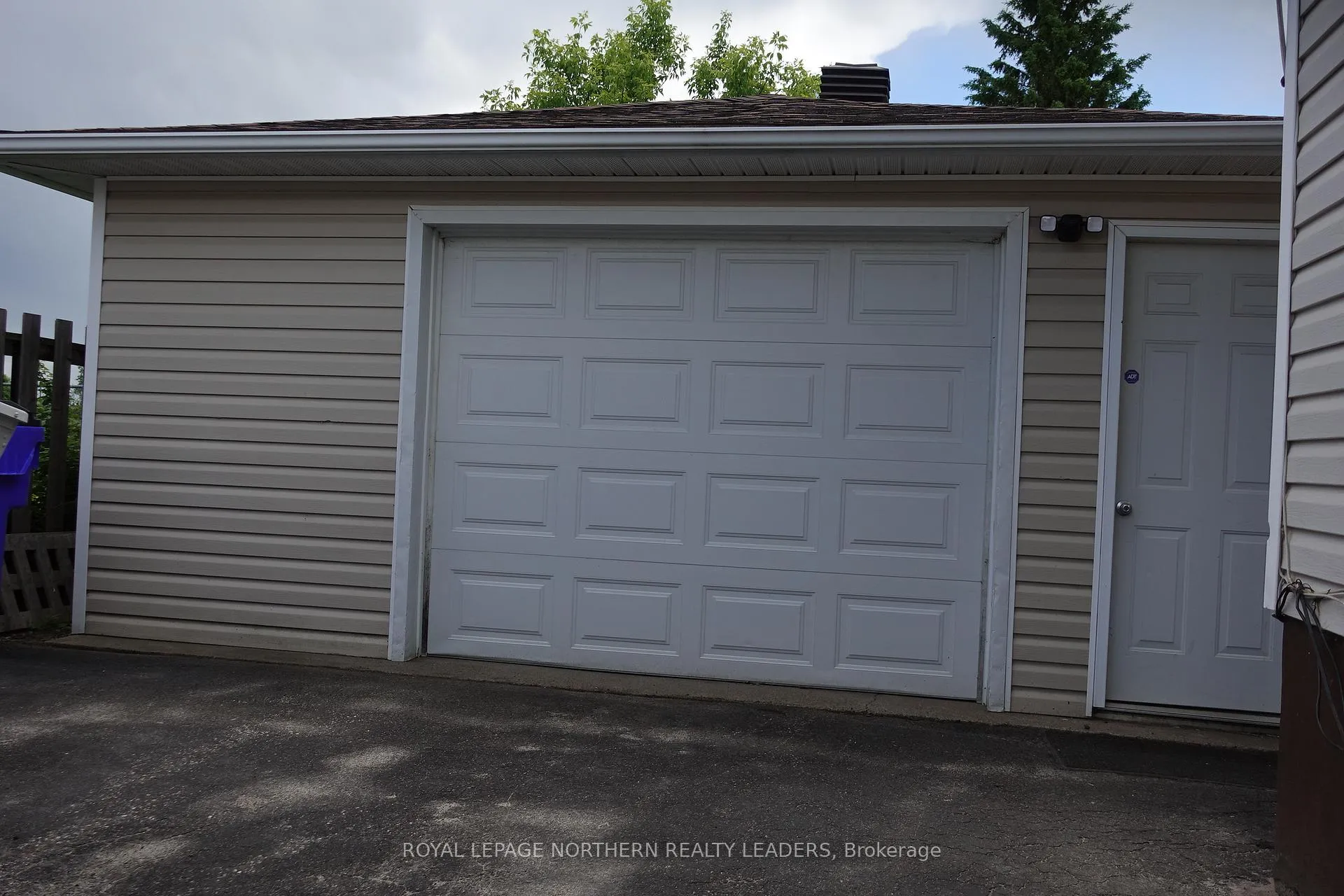 Photo 20 of 1025 Park Avenue, Timmins, MTJ - Main Area — HOMEH