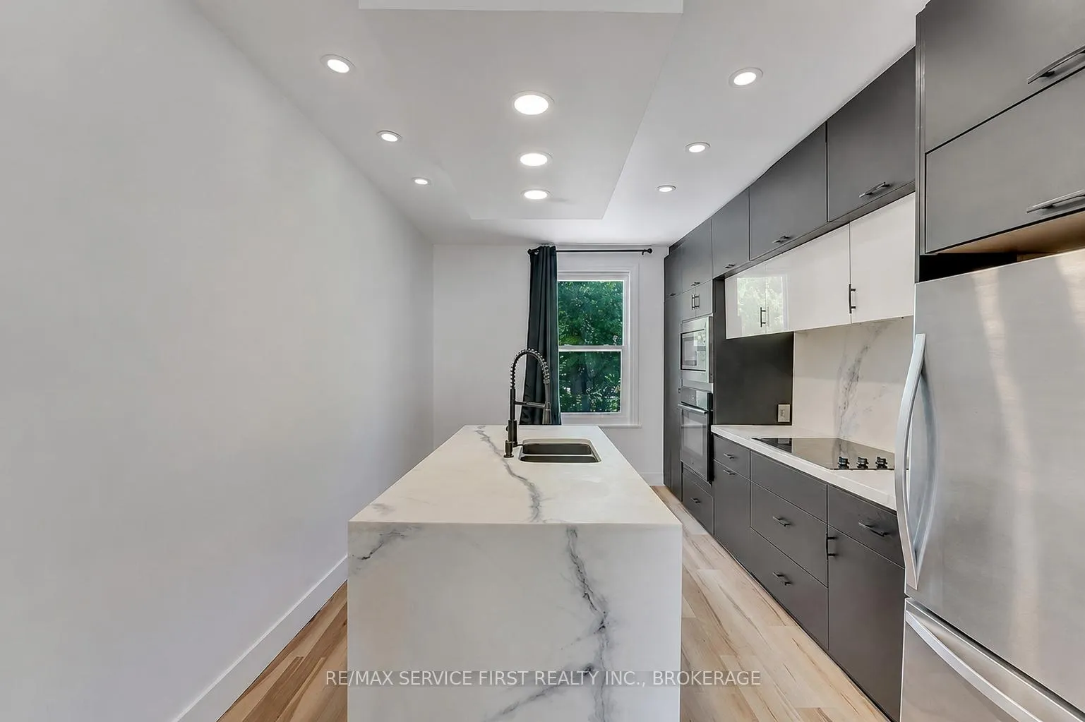 Photo 5 of 211 Raglan Road, Kingston, East of Sir John A. Blvd — HOMEH