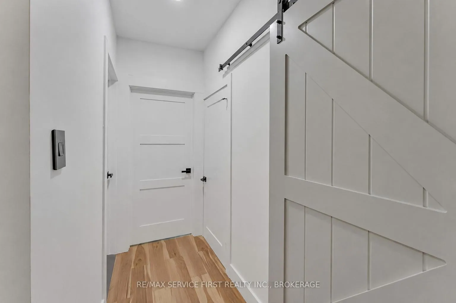 Photo 7 of 211 Raglan Road, Kingston, East of Sir John A. Blvd — HOMEH