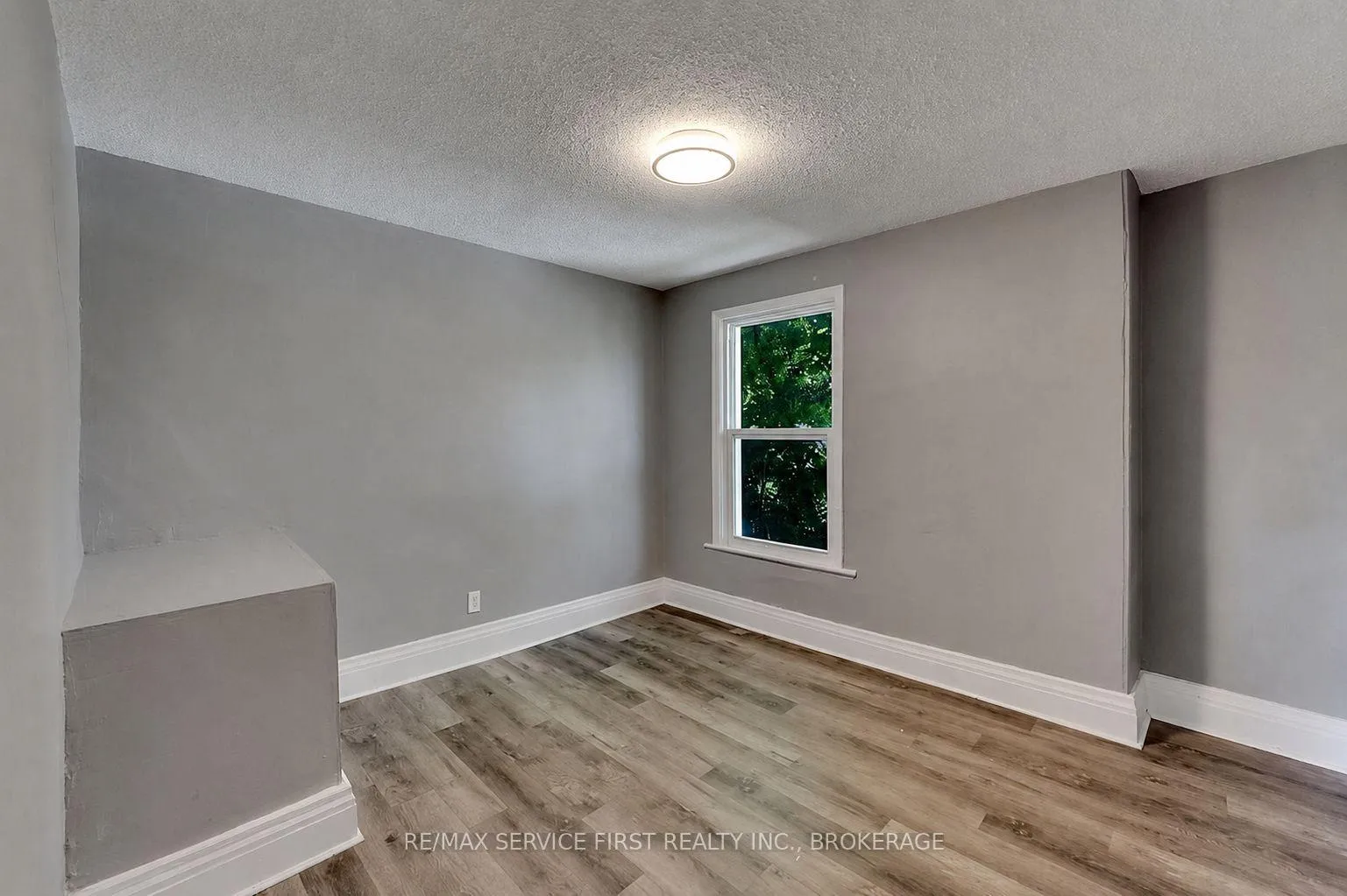 Photo 12 of 211 Raglan Road, Kingston, East of Sir John A. Blvd — HOMEH