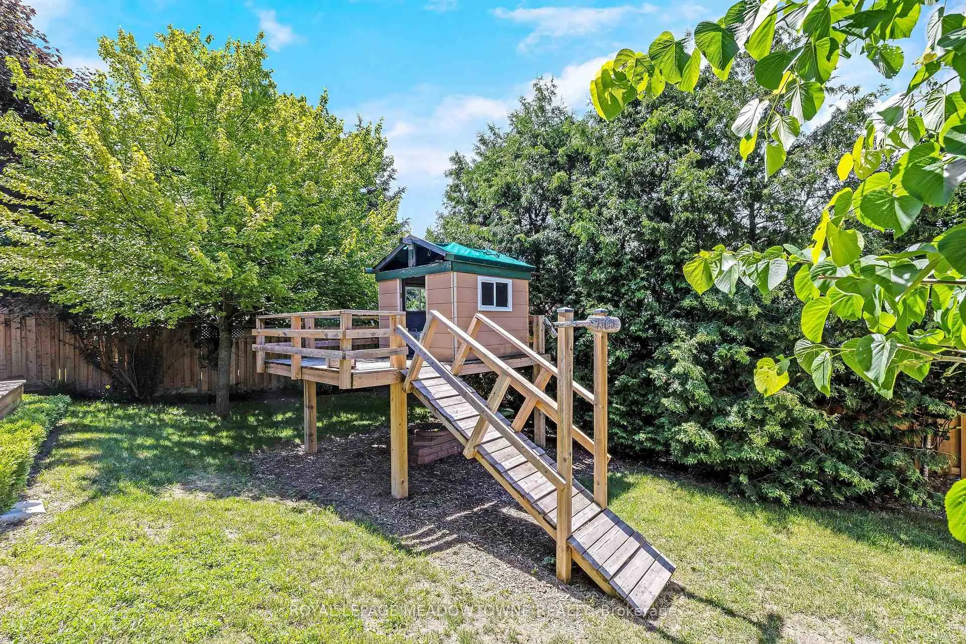Photo 45 of 23 Mackenzie Drive, Halton Hills, Georgetown — HOMEH