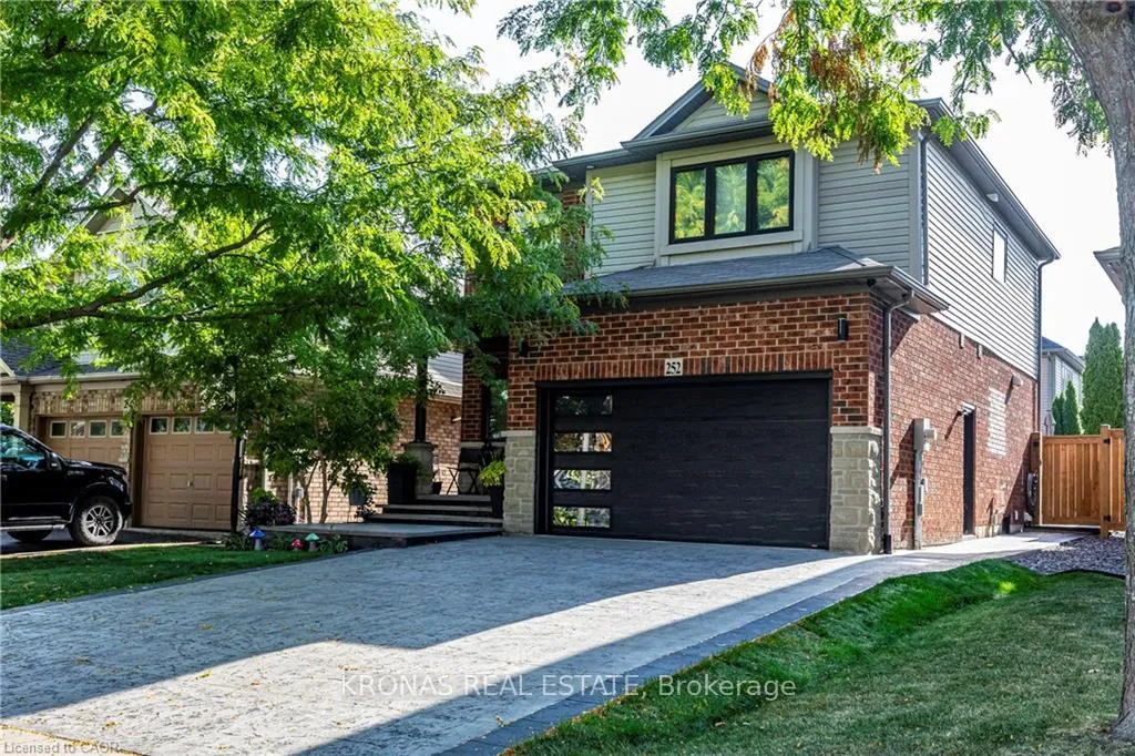 Photo 1 of 252 Upper Mount Albion Road, Hamilton, Stoney Creek Mountain — HOMEH