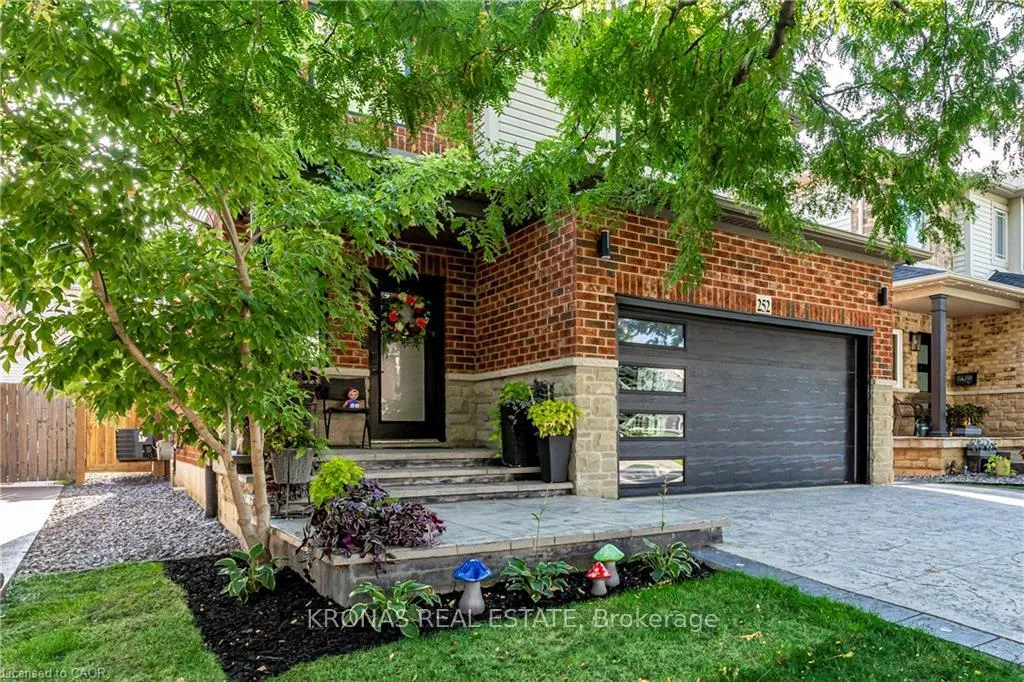 Photo 2 of 252 Upper Mount Albion Road, Hamilton, Stoney Creek Mountain — HOMEH