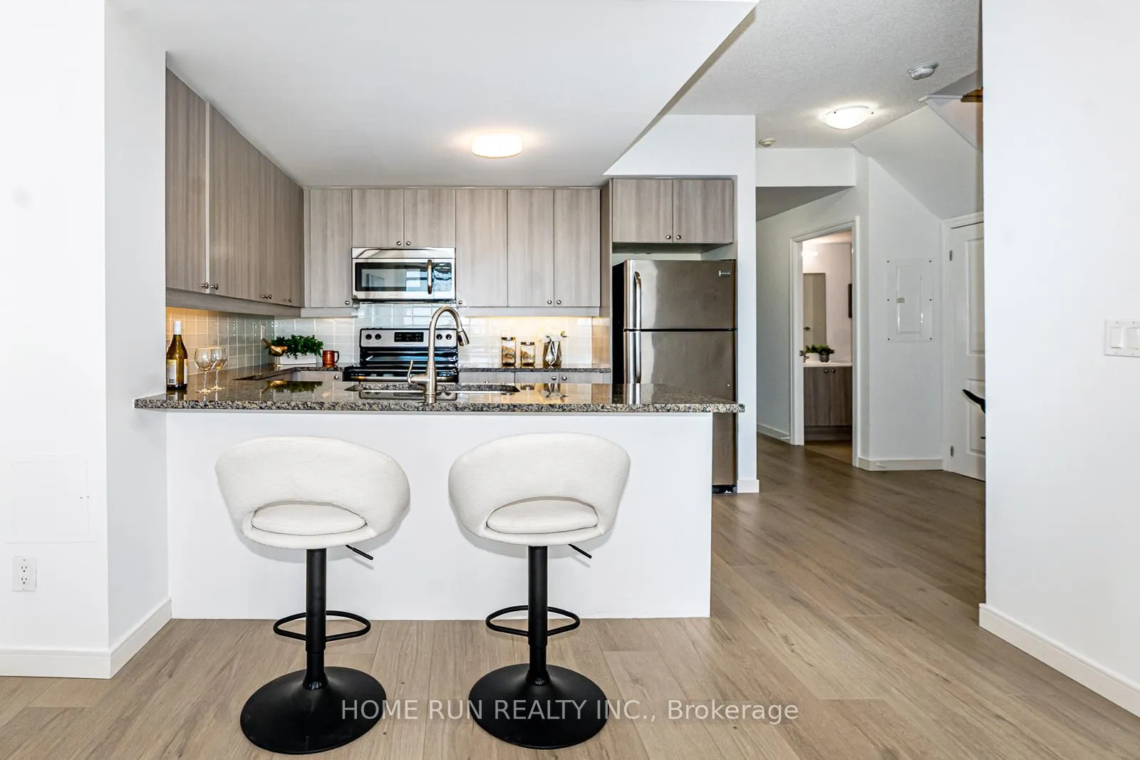 Photo 8 of Unit 902E, 8110 Birchmount Road W, Markham, Unionville — HOMEH