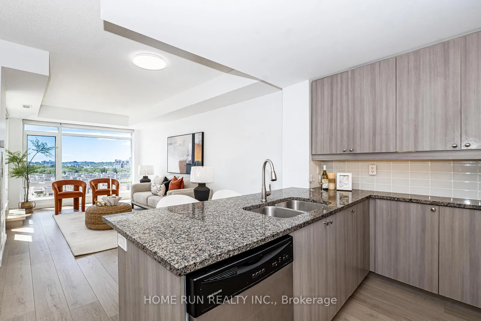 Photo 9 of Unit 902E, 8110 Birchmount Road W, Markham, Unionville — HOMEH