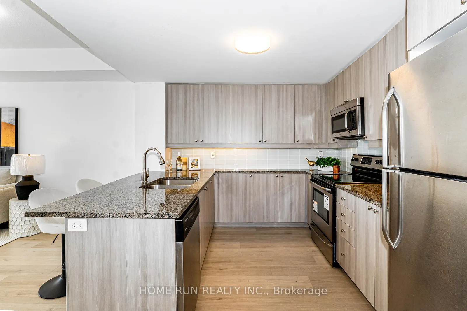 Photo 10 of Unit 902E, 8110 Birchmount Road W, Markham, Unionville — HOMEH