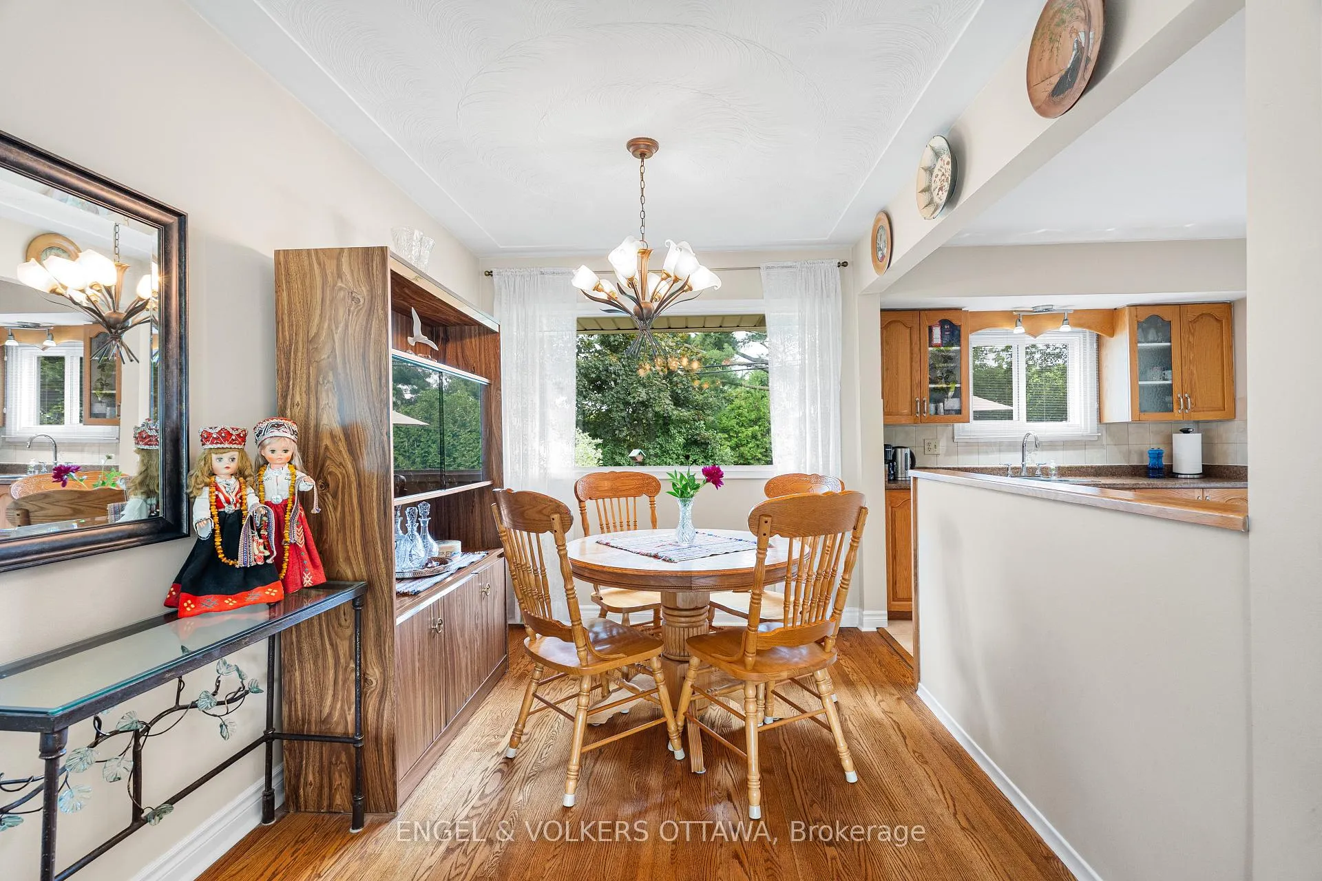 Photo 4 of 709 Pleasant Park Road, Ottawa, Elmvale Acres — HOMEH