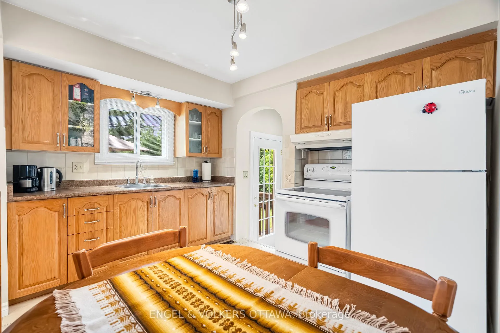 Photo 10 of 709 Pleasant Park Road, Ottawa, Elmvale Acres — HOMEH