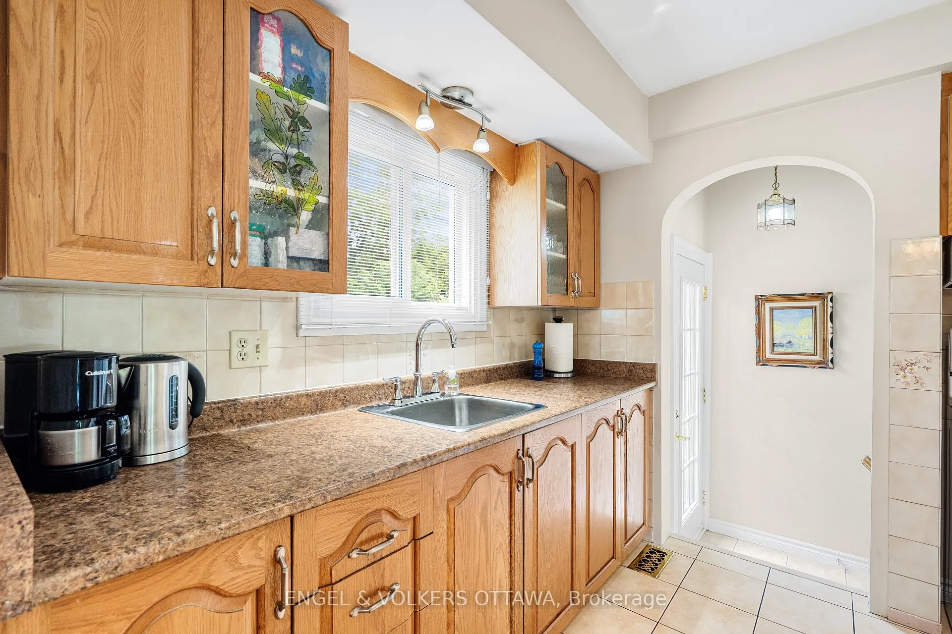 Photo 11 of 709 Pleasant Park Road, Ottawa, Elmvale Acres — HOMEH