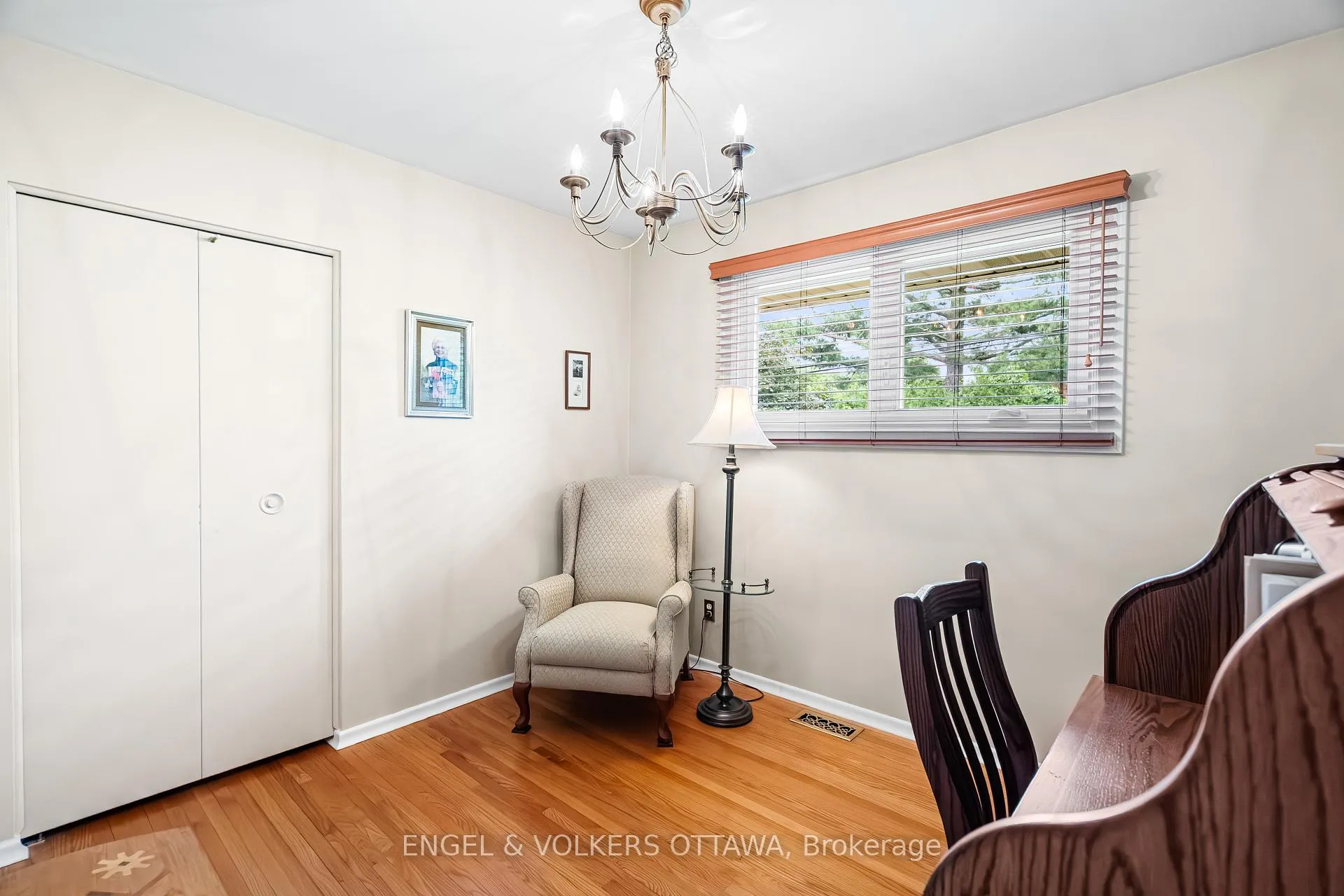 Photo 19 of 709 Pleasant Park Road, Ottawa, Elmvale Acres — HOMEH