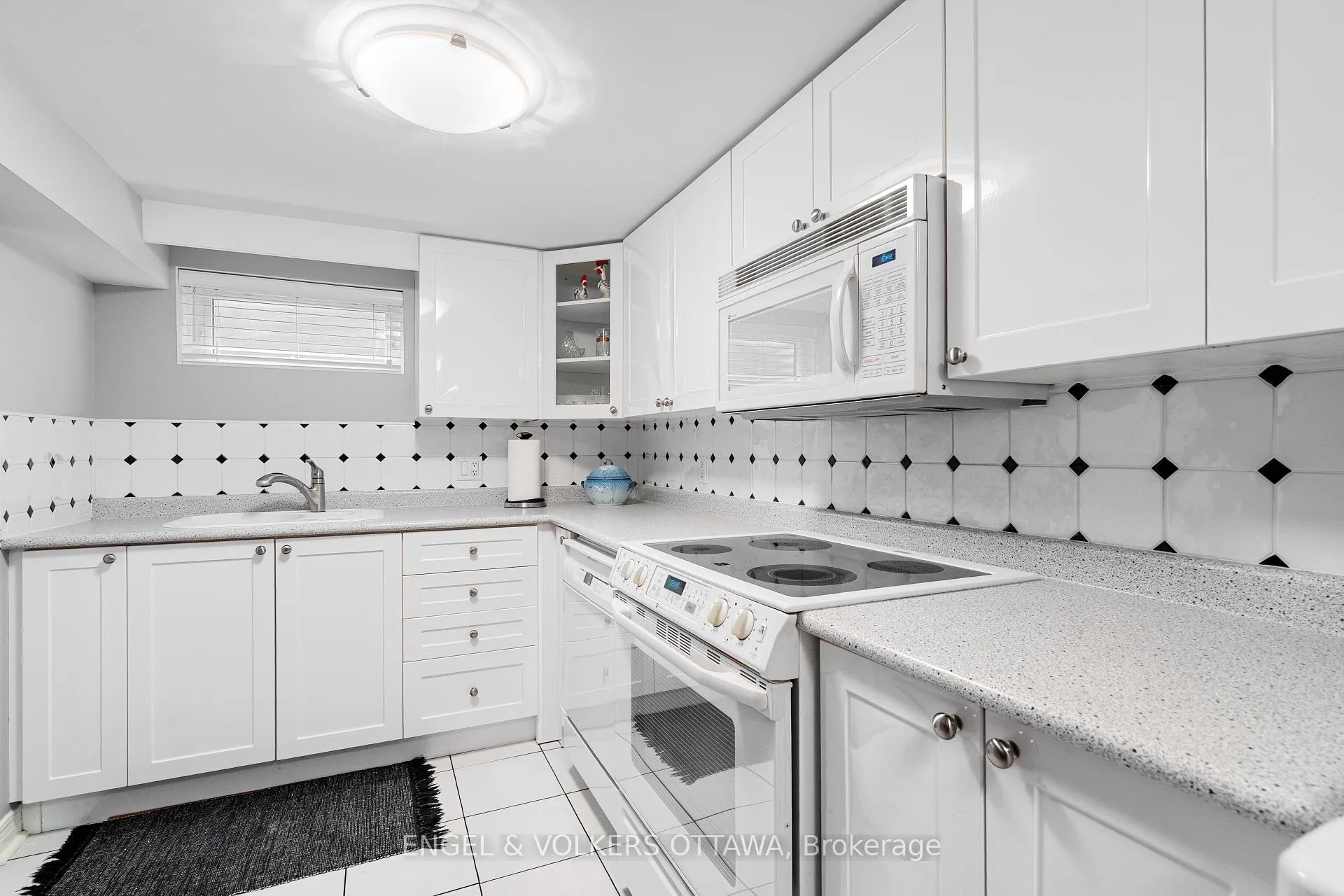 Photo 28 of 709 Pleasant Park Road, Ottawa, Elmvale Acres — HOMEH