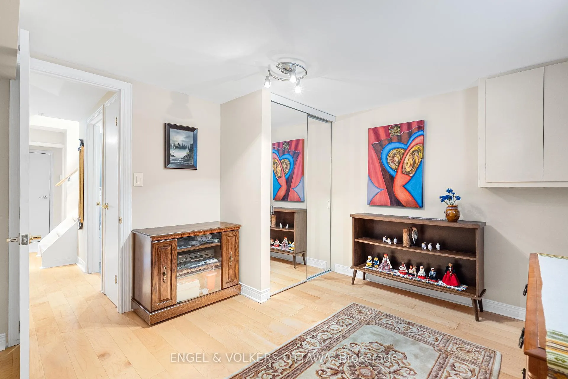 Photo 33 of 709 Pleasant Park Road, Ottawa, Elmvale Acres — HOMEH
